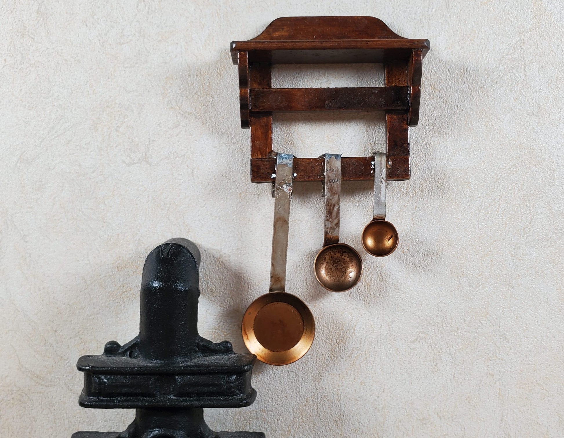 Dollhouse Primitive Pans Scoops Ladles on Wood Shelf 1:12 Scale Miniature Set