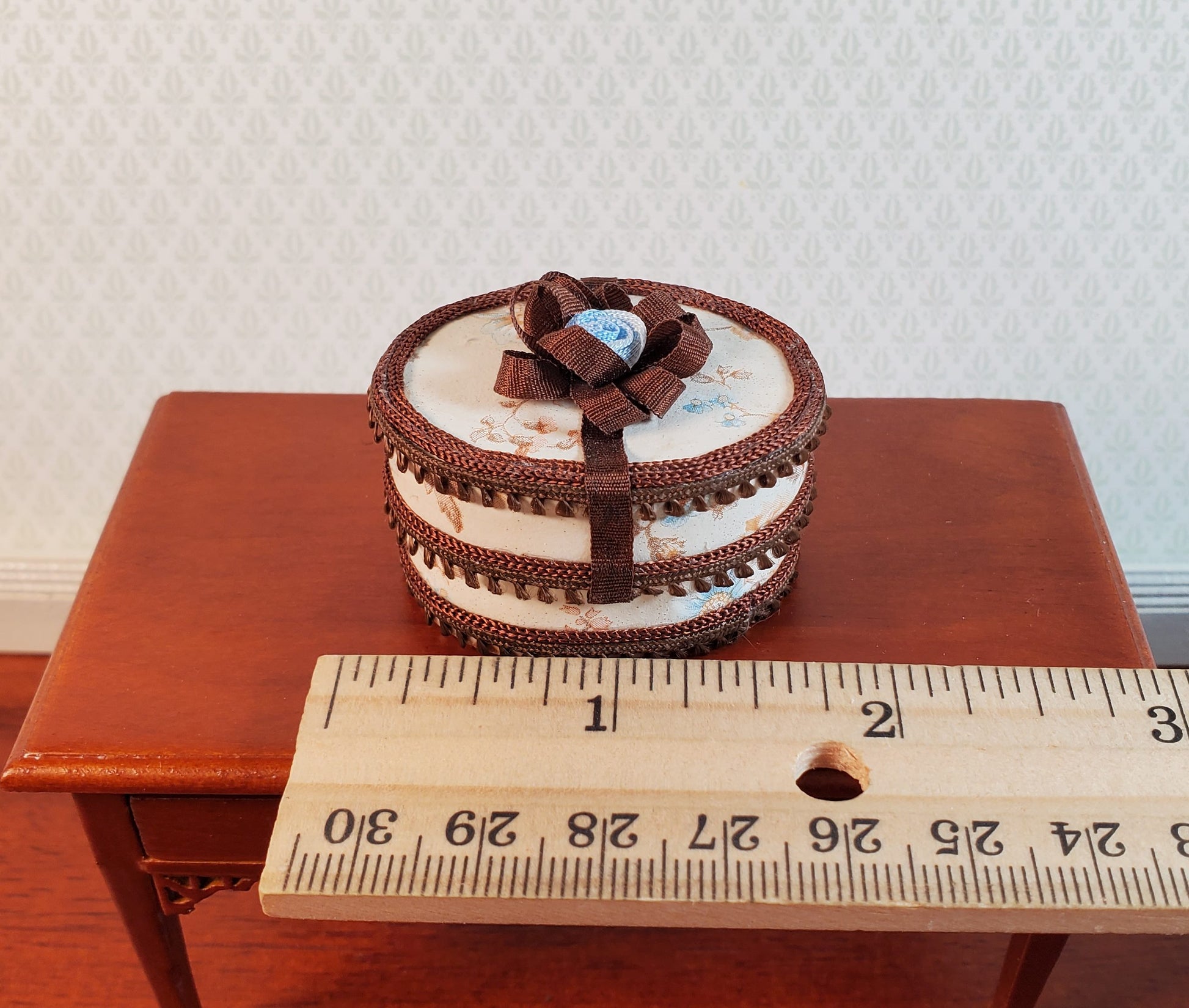Dollhouse Hat Box Vintage Artisan 1:12 Scale Miniature