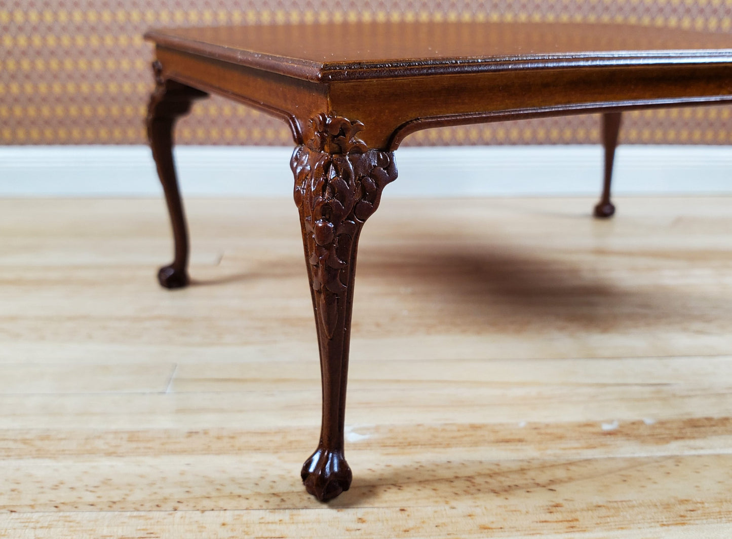 JBM Dollhouse Dining Table Queen Anne Style 1:12 Scale Furniture Walnut Finish
