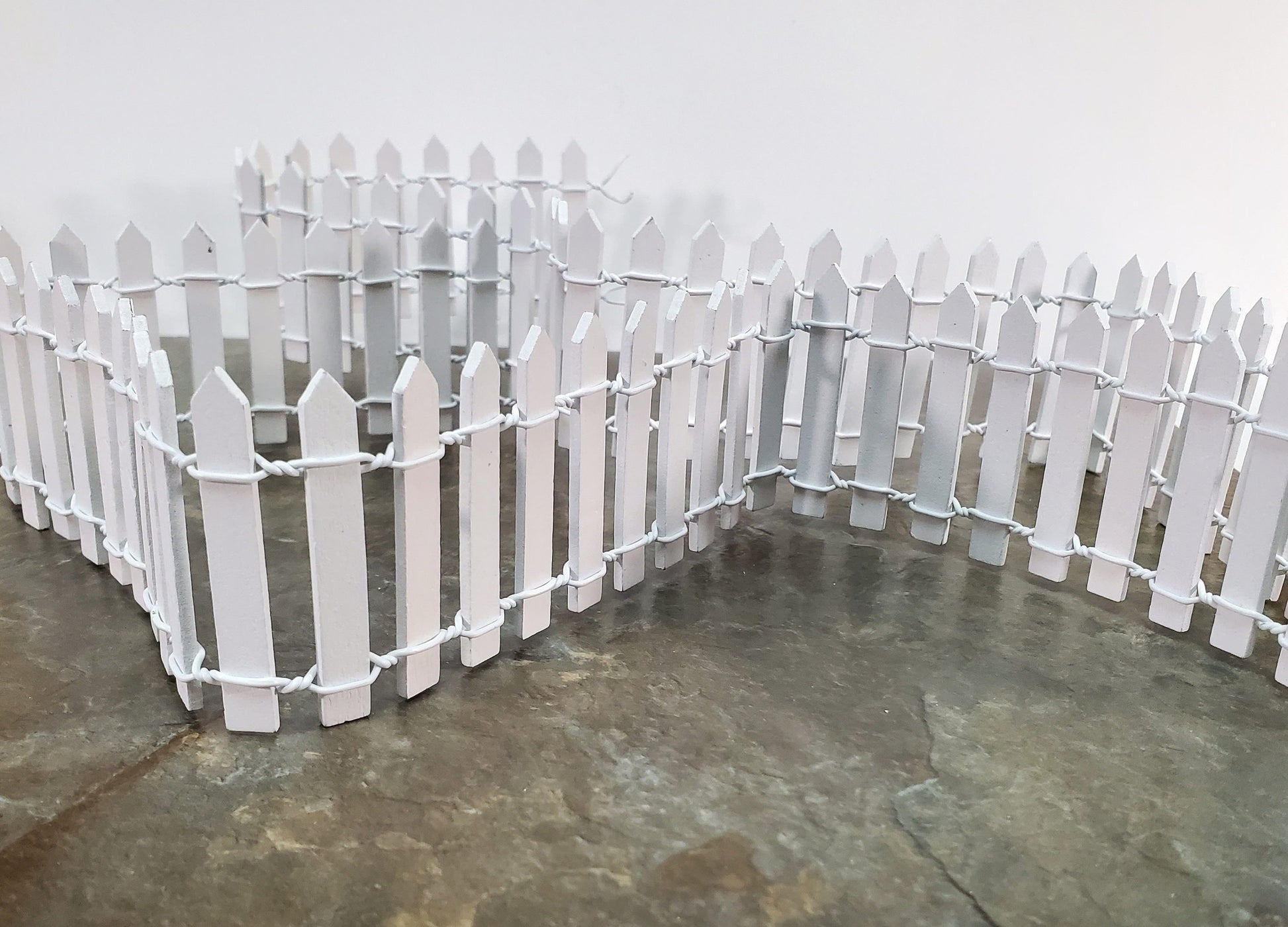 Miniature Fencing White Picket Fence Wood & Metal 100 cm x 5 cm tall Bendable