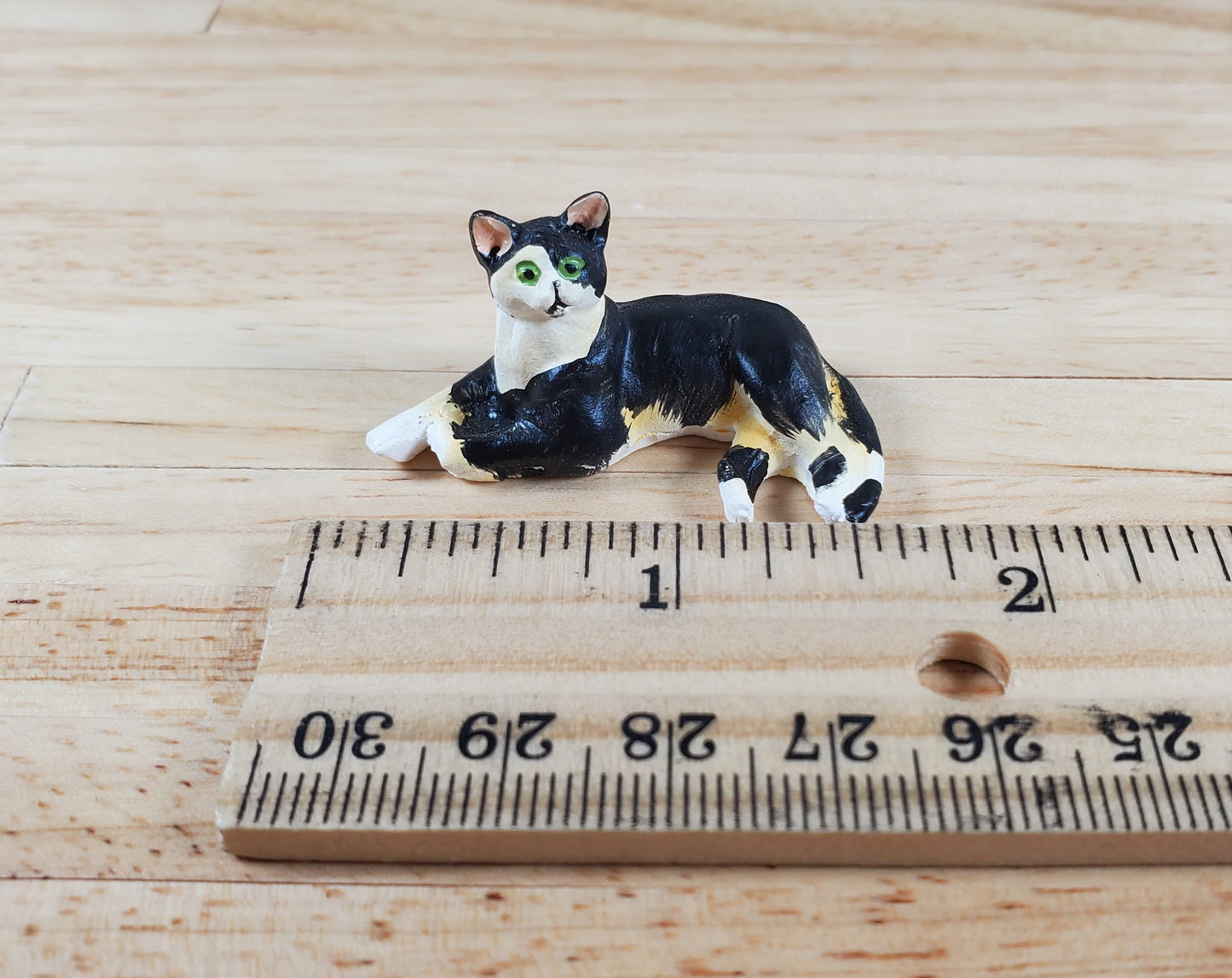 Dollhouse Kitty Cat Calico Lying Down on Side 1:12 Scale Miniature Pet