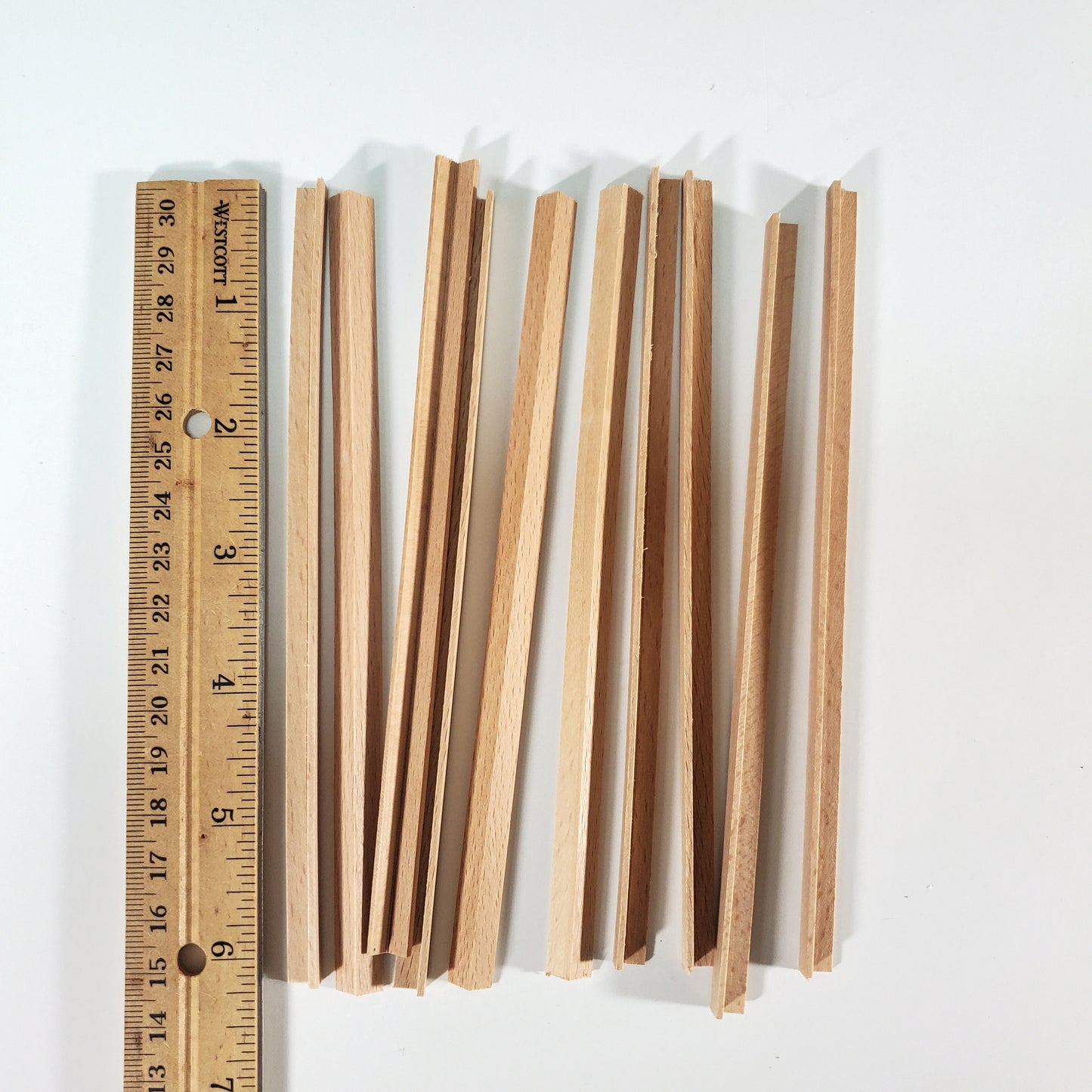 Dollhouse Miniatures 6" Pieces x10 Corner Trim Molding 1/4" x 1/4" x 18" long 77507