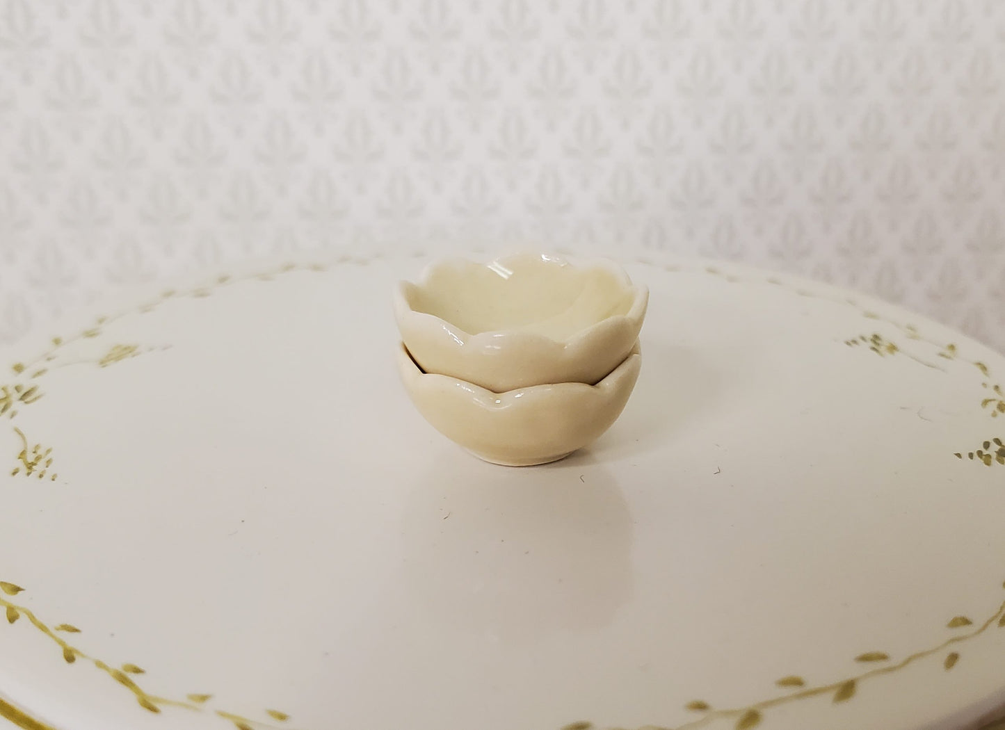 Dollhouse Small Dark Cream Scalloped Ceramic Bowls x2 1:12 Scale Miniature