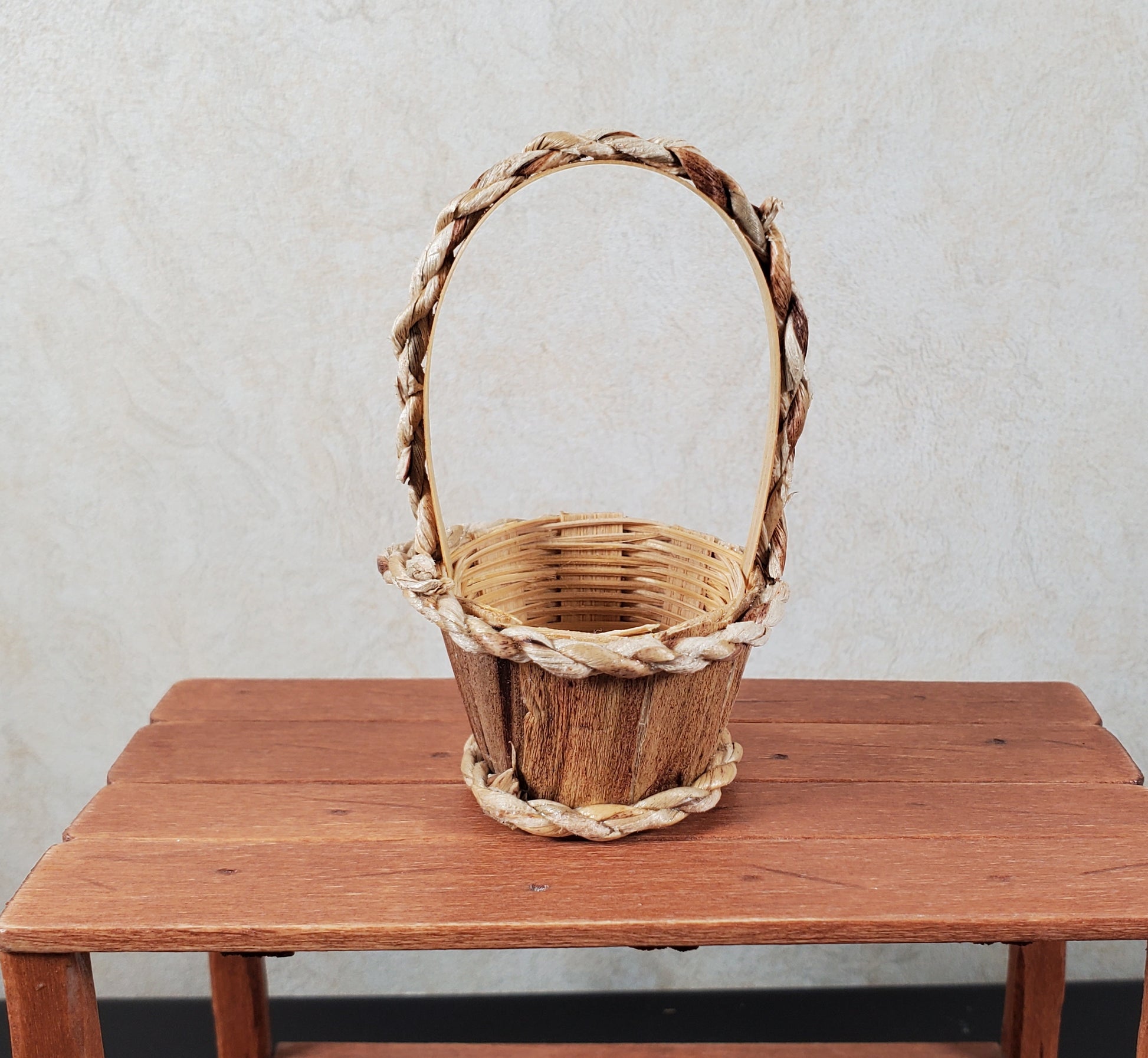 Dollhouse 1:6 Scale Bushel Basket with Handle Empty Natural Fiber Miniature
