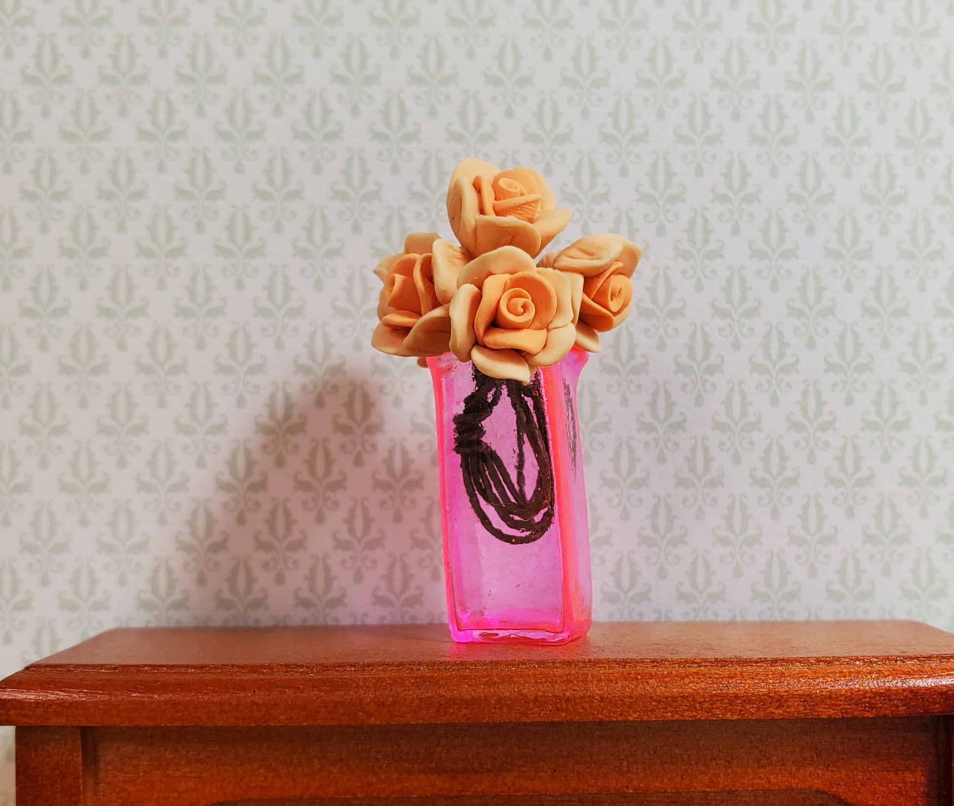 Dollhouse Bright Pink Glass Square Modern Vase 1:12 Scale Miniature Decoration