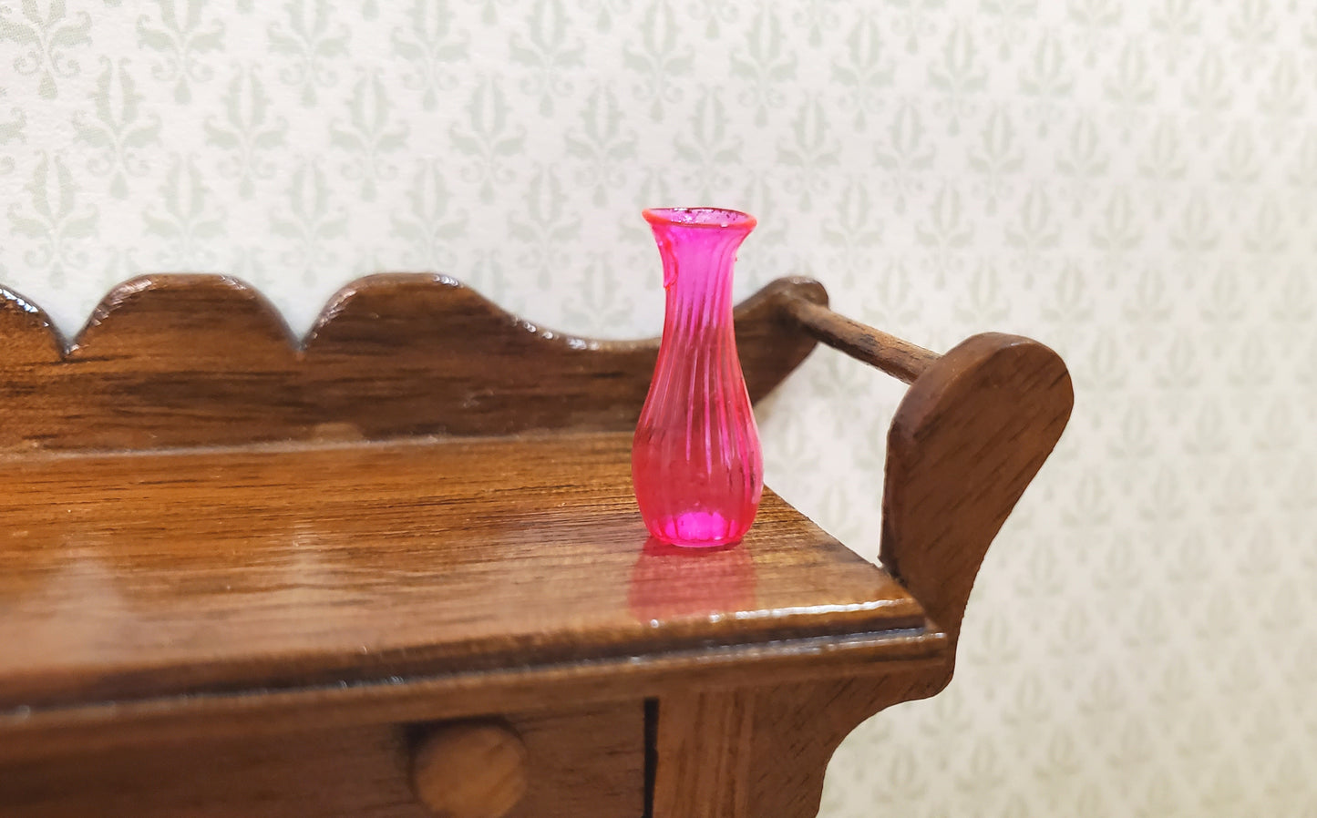 Dollhouse Ridged Pink Glass Bud Vase 1:12 Scale Miniature Flowers Decoration
