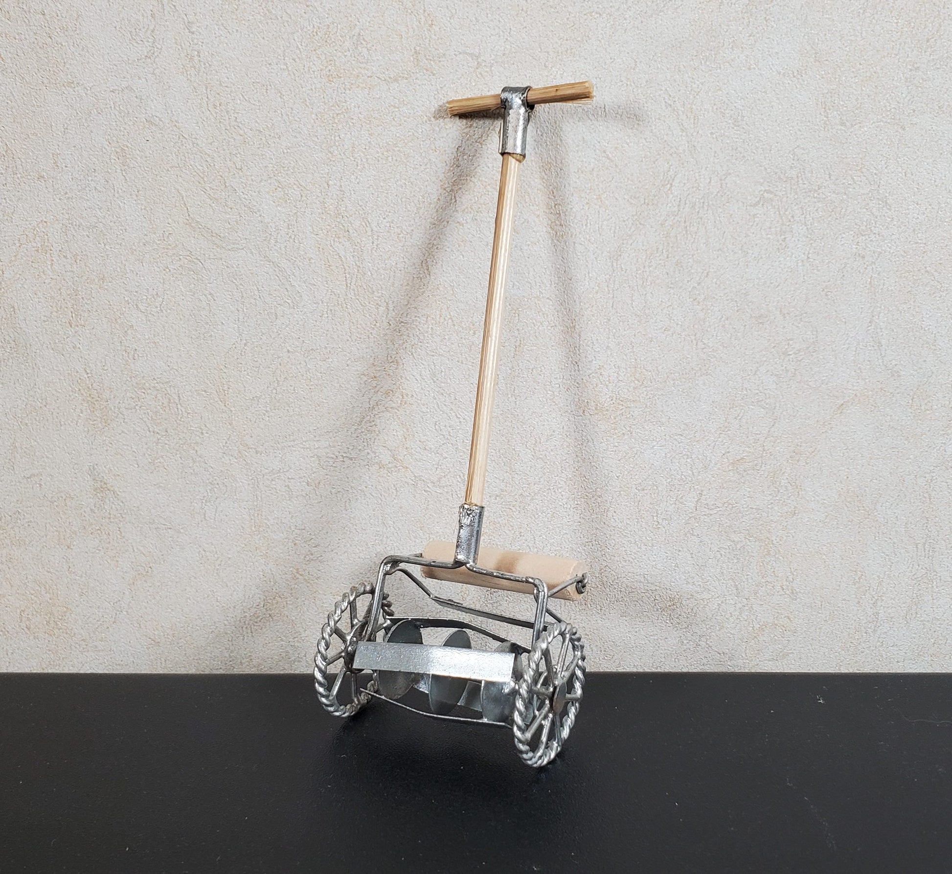 Dollhouse Push Lawn Mower for the Garden or Yard Metal 1:12 Scale Miniature