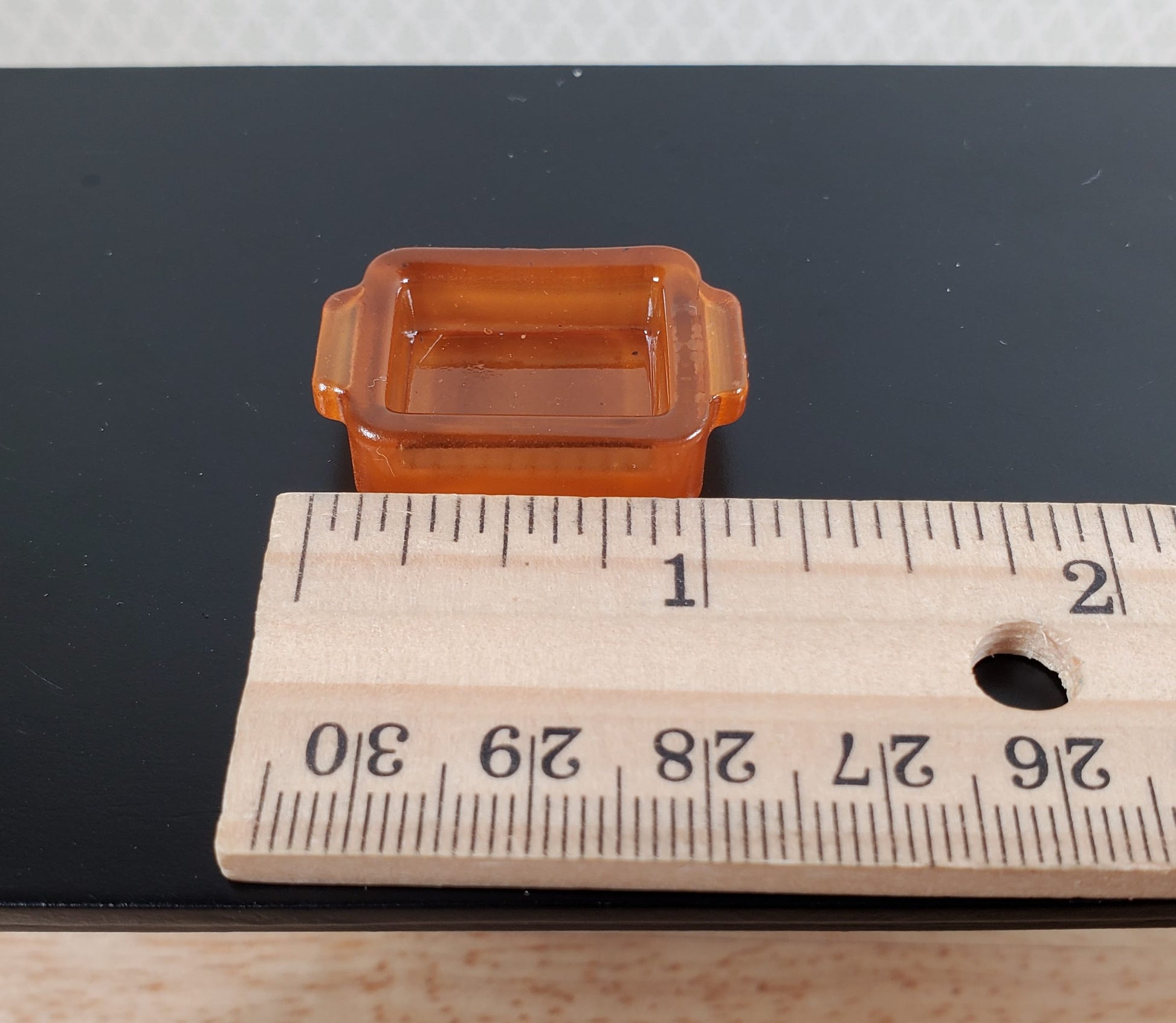 Dollhouse Amber Glass Casserole Dish with Handles 1:12 Scale Miniature Kitchen