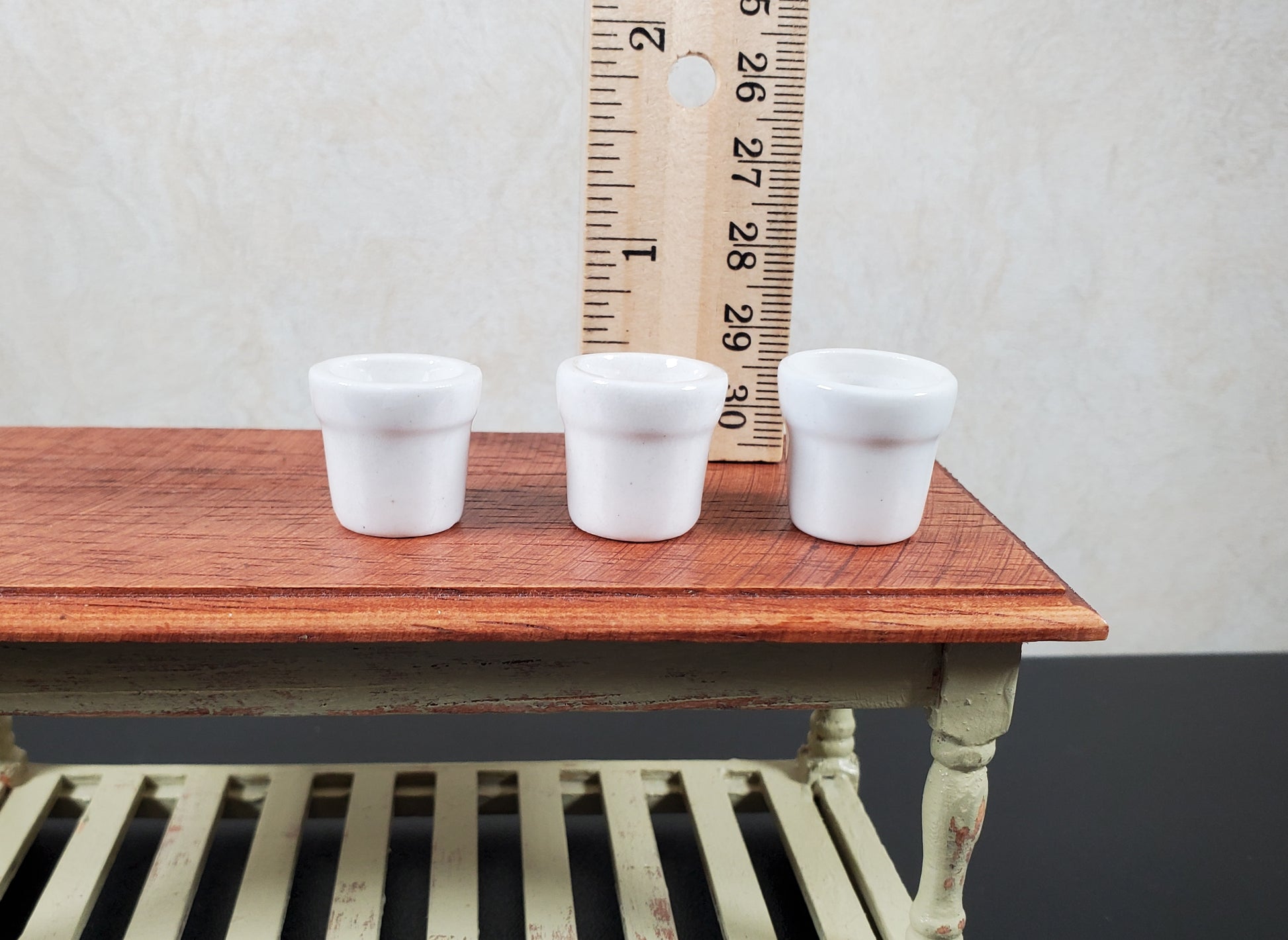 Dollhouse White Ceramic Pots Set of 3 1:12 Scale Miniature