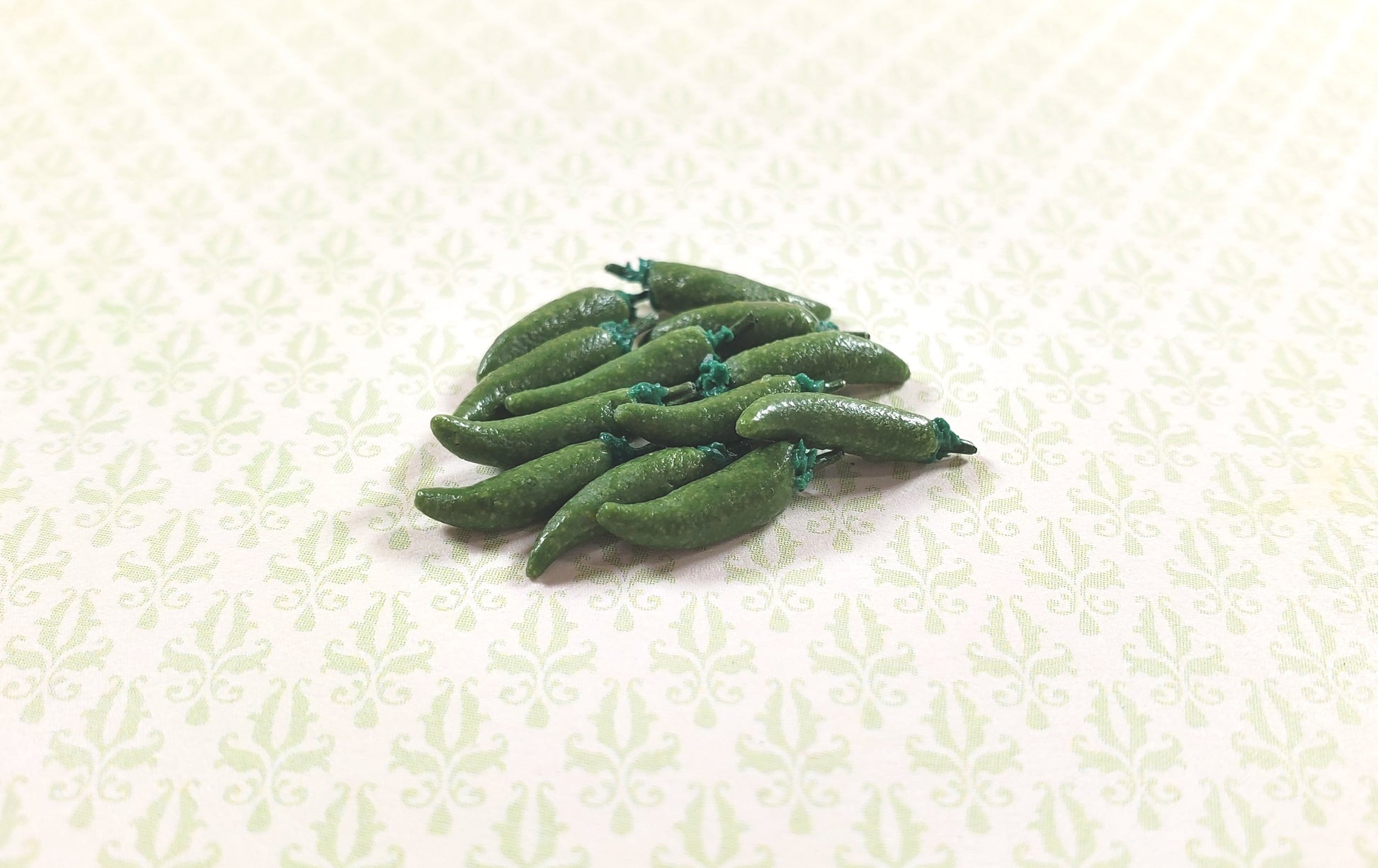 Dollhouse Green Chili Peppers Set of 12 1:12 Scale Miniature Food Kitchen Grocer