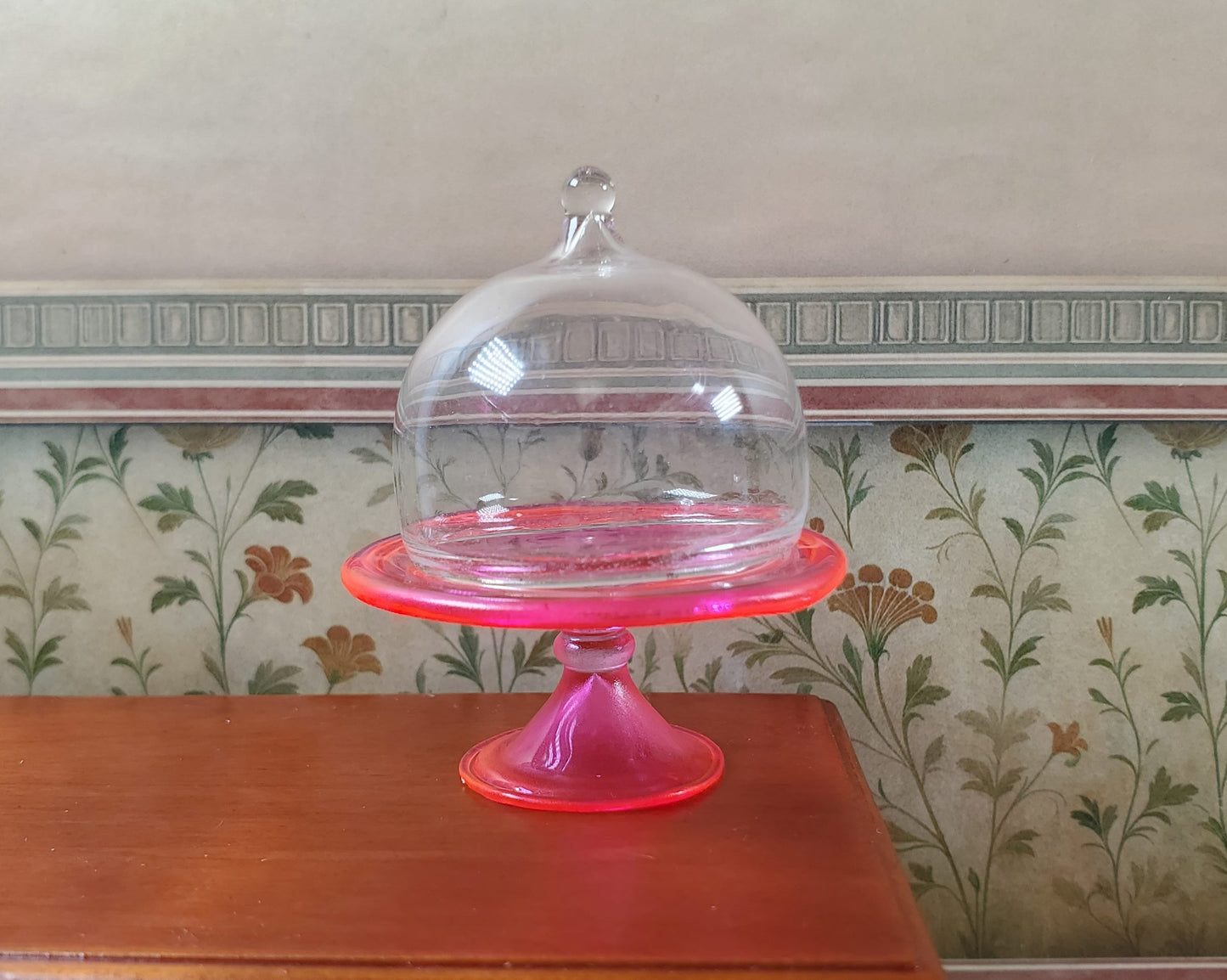 Dollhouse Bright Pink Glass Cake Stand 1:12 Scale Miniature Kitchen Decor Bakery