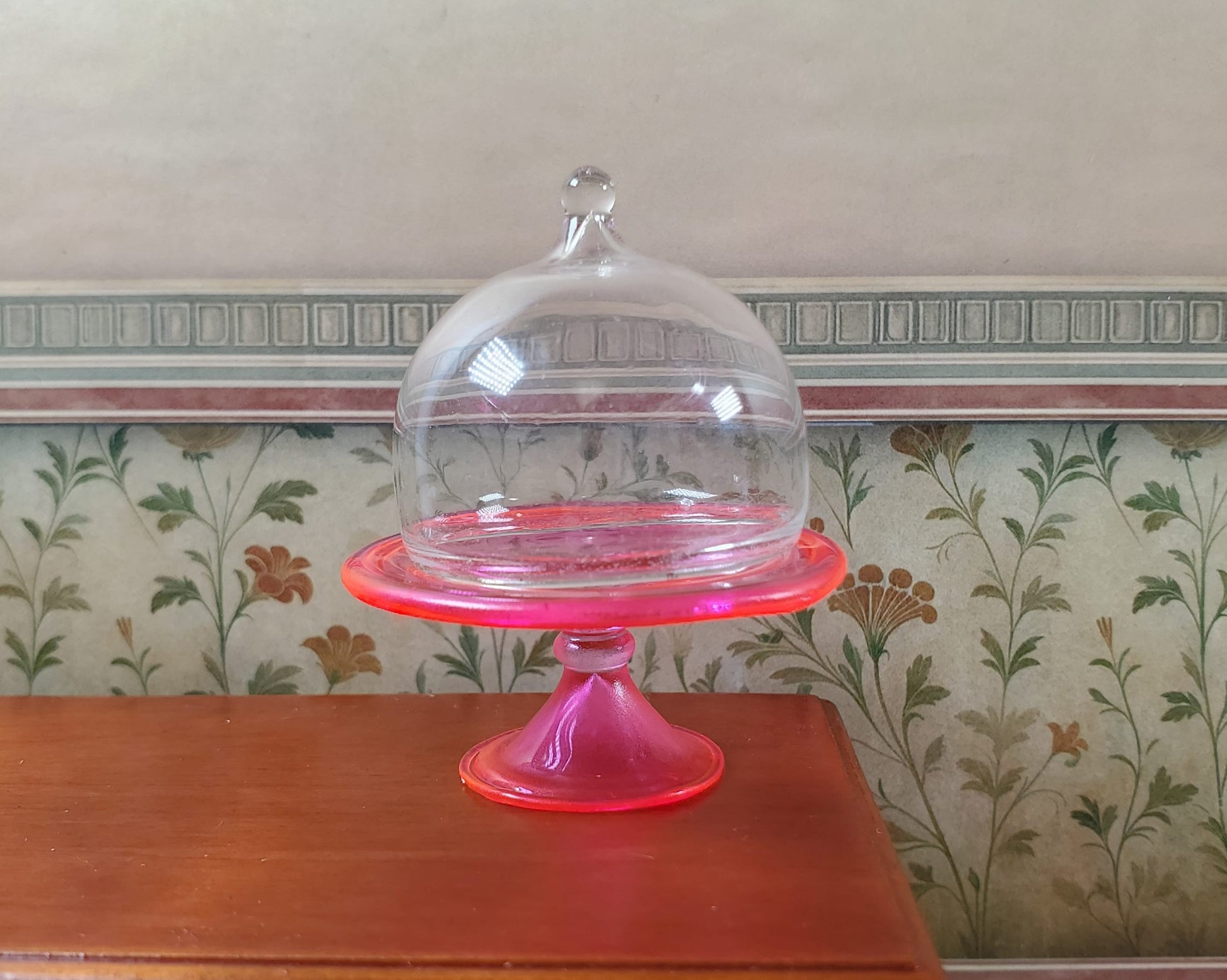 Dollhouse Bright Pink Glass Cake Stand 1:12 Scale Miniature Kitchen Decor Bakery