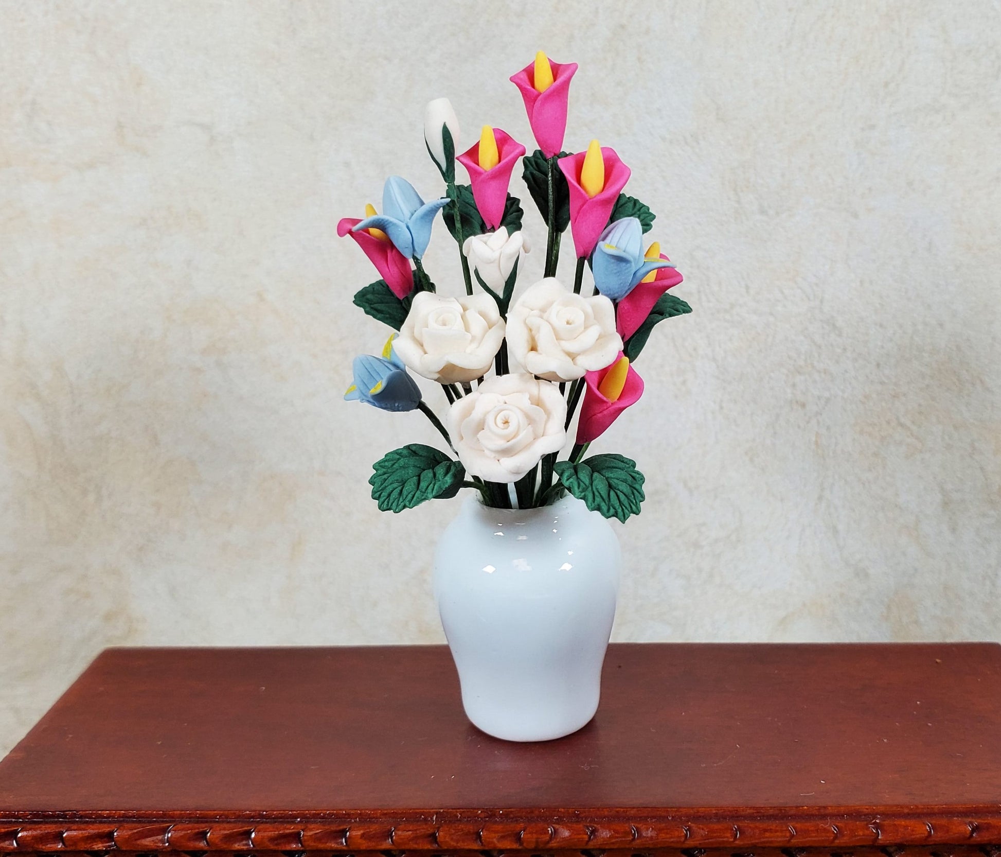 Dollhouse Large Vase of Flowers White Roses Calla Lilies 1:12 Scale Miniature