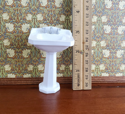 Dollhouse Resin 3 Piece Bathroom Set Tub Toilet Sink All White 1:12 Scale Houseworks