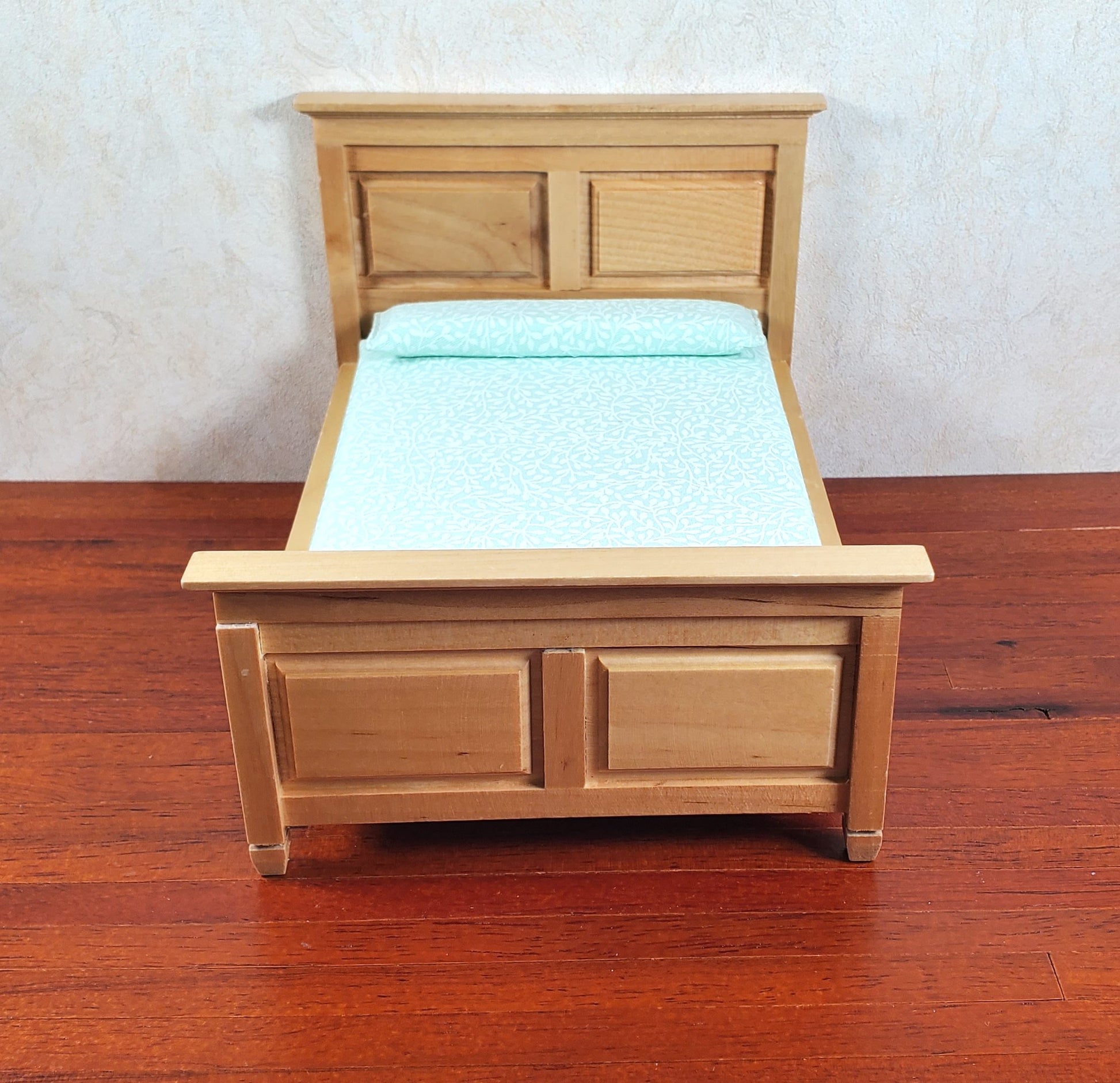 Dollhouse Double Bed Wood Light Oak Finish 1:12 Scale Bedroom Furniture