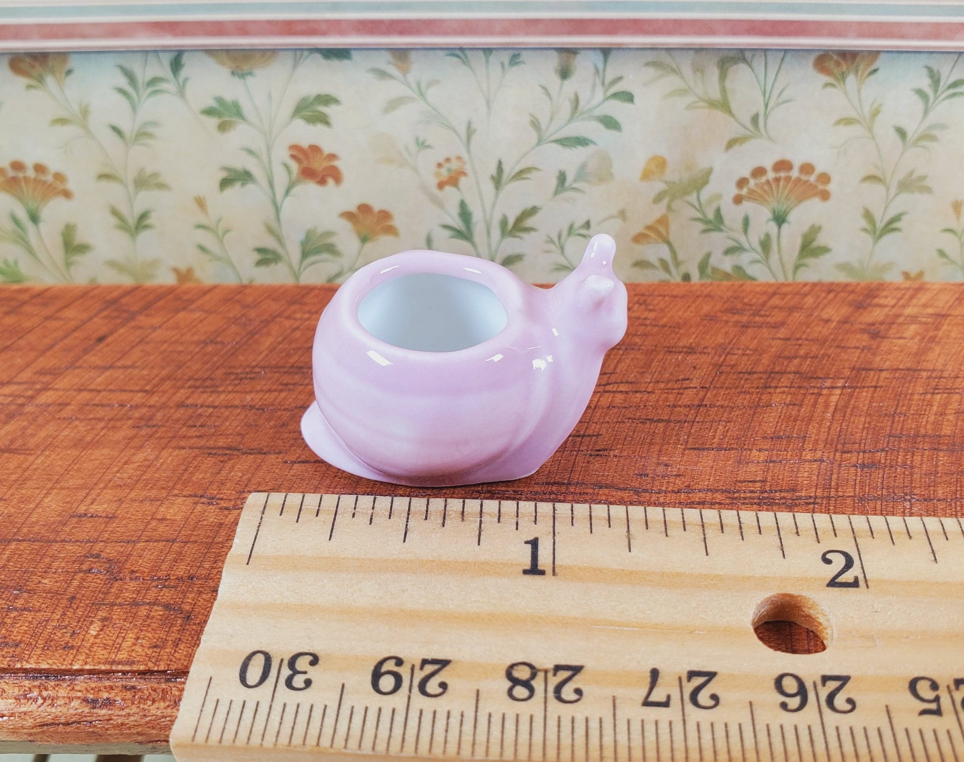 Dollhouse Snail Planter Pink Ceramic 1:12 Scale Miniature Garden Pot for Plants