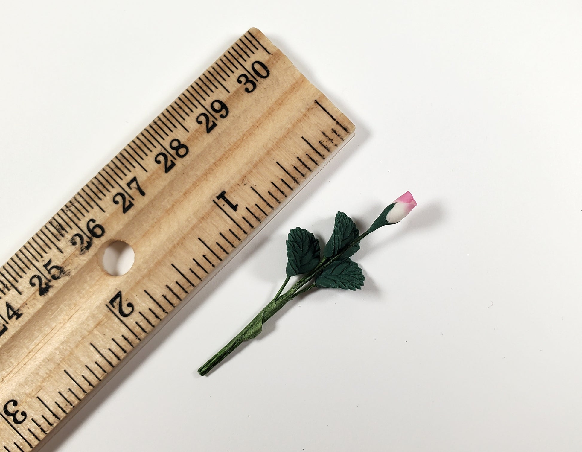 Dollhouse White & Pink Rose Bud Single Stem with Foliage 1:12 Scale Miniature