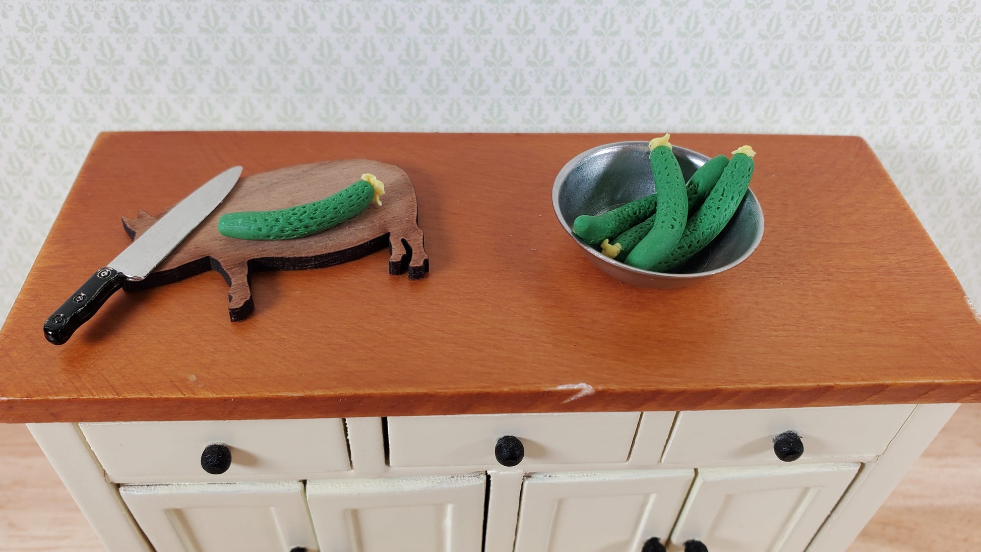 Dollhouse Green Zucchini 5 Pieces 1:12 Scale Miniature Food Vegetables