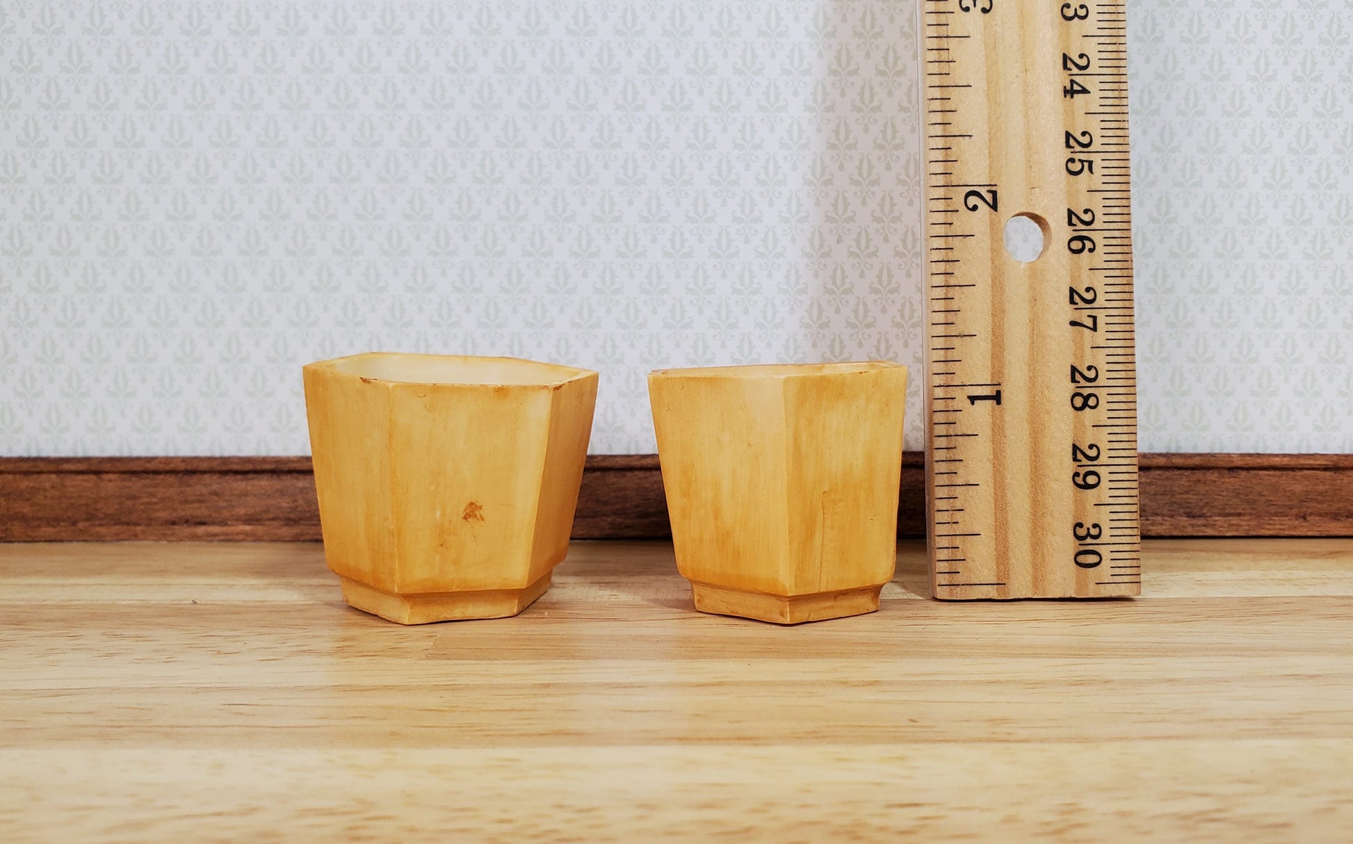 Dollhouse Large Garden Urn Planters x2 Aged Tan Finish 1:12 Scale Miniature