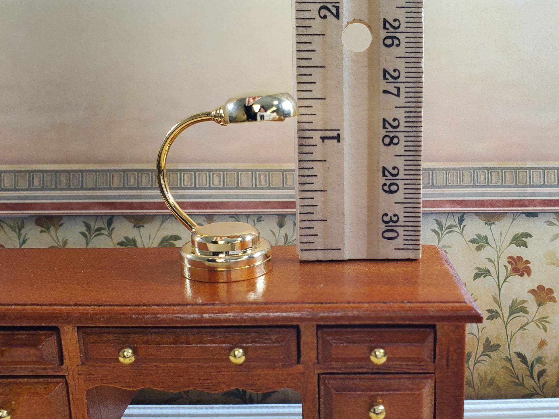 Dollhouse Battery Light with Wand Gold Desk Lamp 1:12 Scale Miniature Light