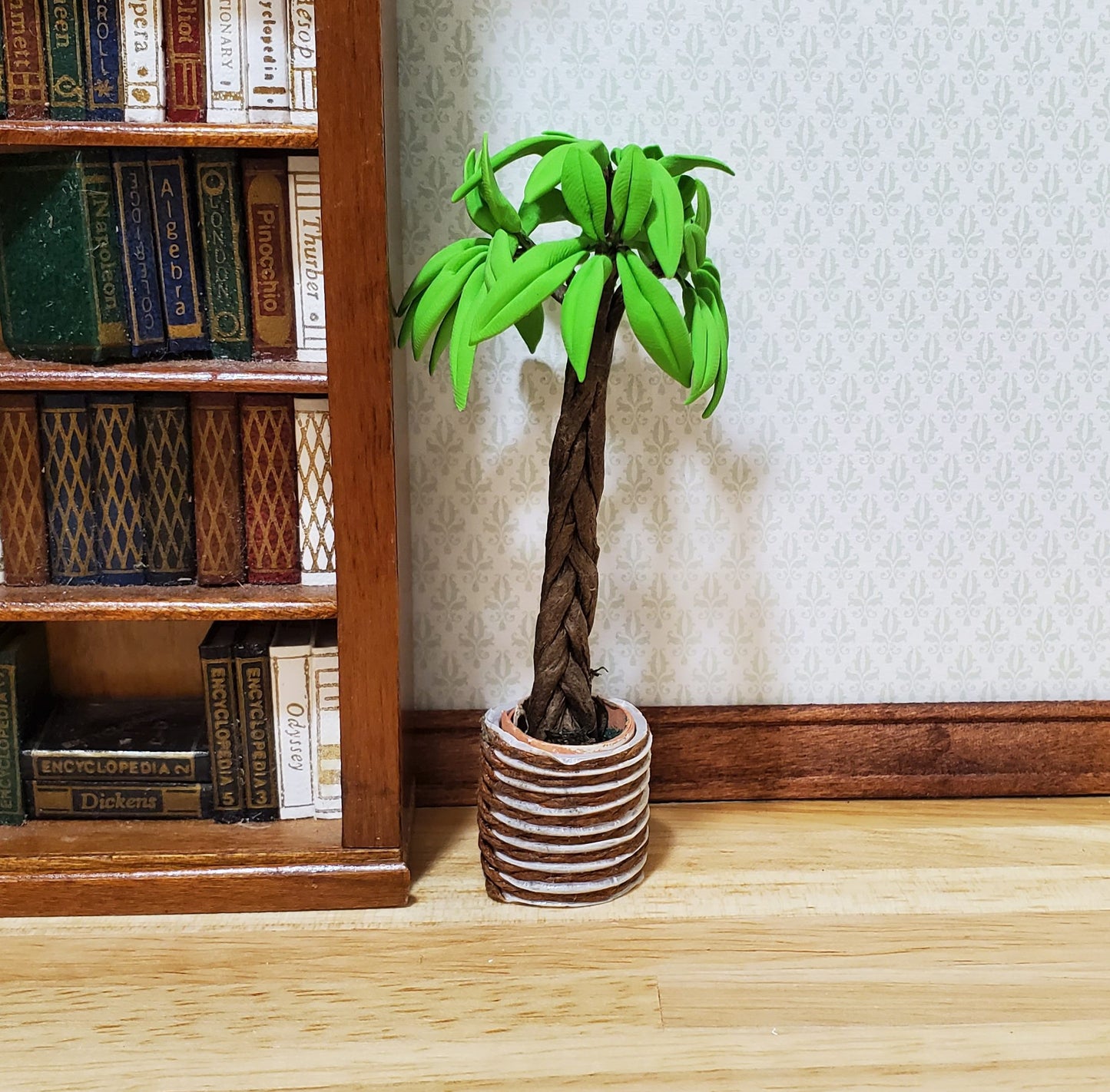 Dollhouse Potted Palm Tree with Braided Trunk 1:12 Scale Miniature Houseplant