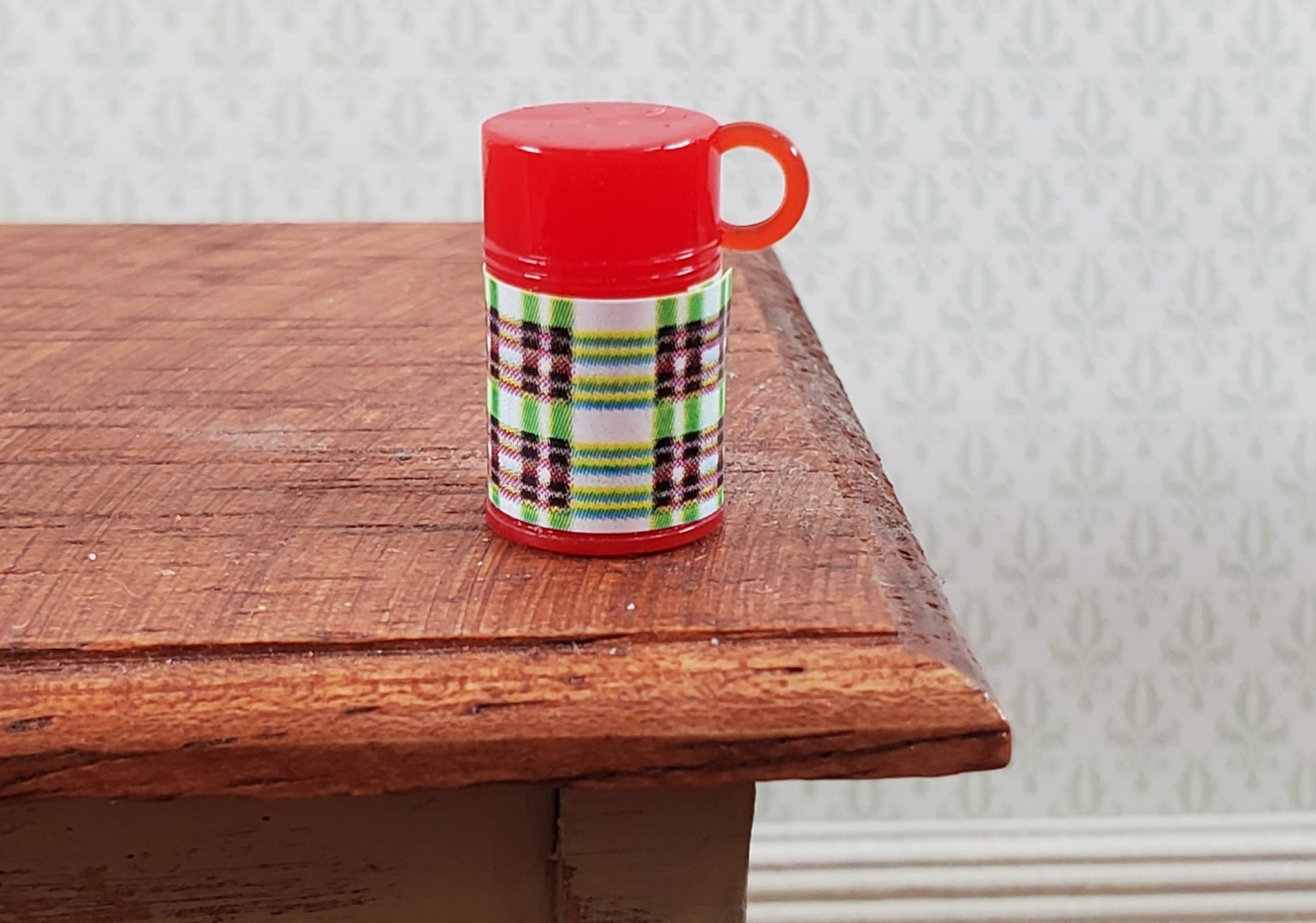 Dollhouse Plaid Thermos Red 5/8" 1:12 Scale Miniature Kitchen Supplies