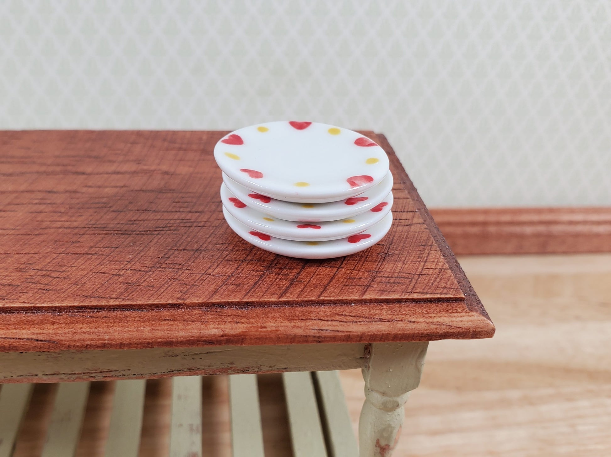 Dollhouse Dinner Plates Heart Design White Ceramic 1:12 Scale Miniature 1" 4 pcs
