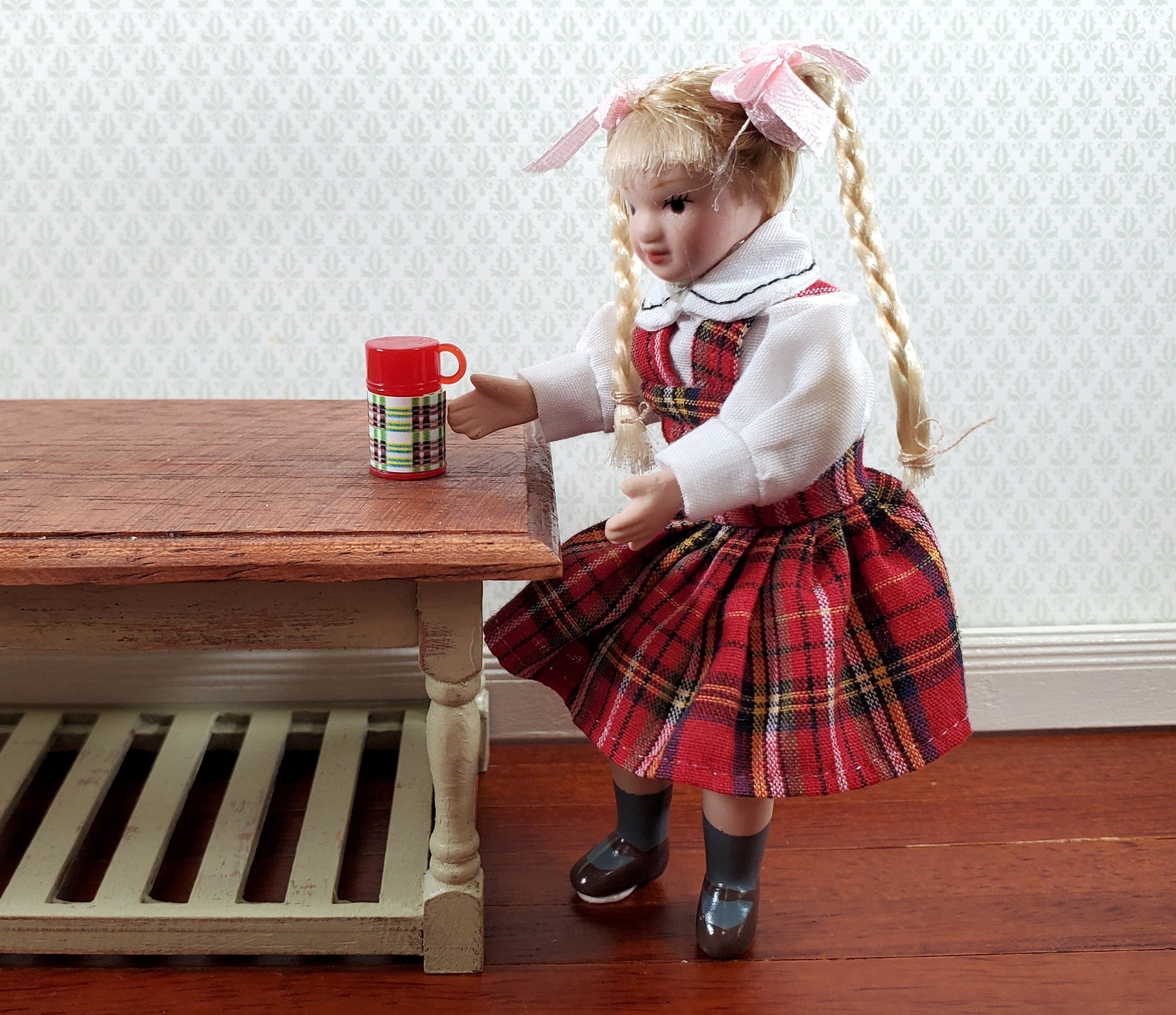 Dollhouse Plaid Thermos Red 5/8" 1:12 Scale Miniature Kitchen Supplies