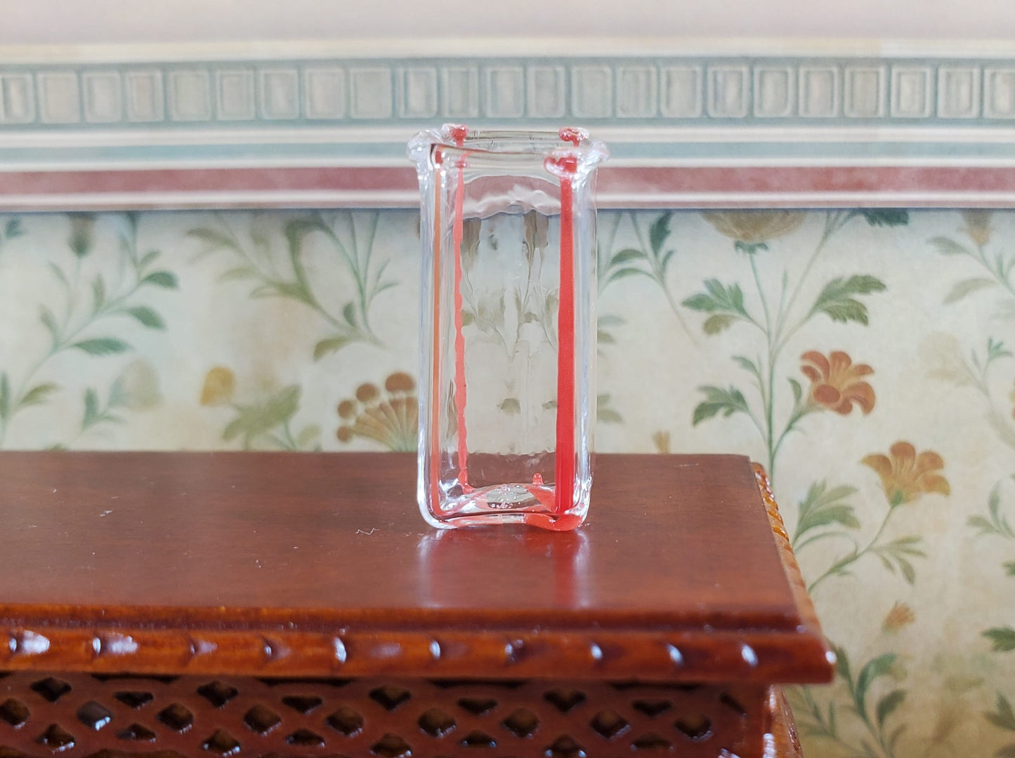 Dollhouse Red Striped Square Modern Glass Vase 1:12 Scale Miniature Flowers