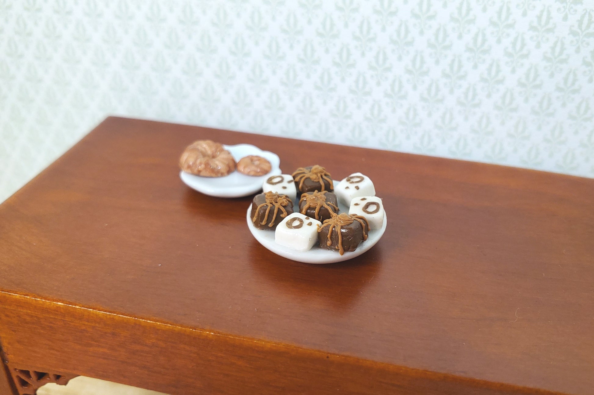 Dollhouse Halloween Petit Fours on a Plate 1:12 Scale Miniature Food Dessert