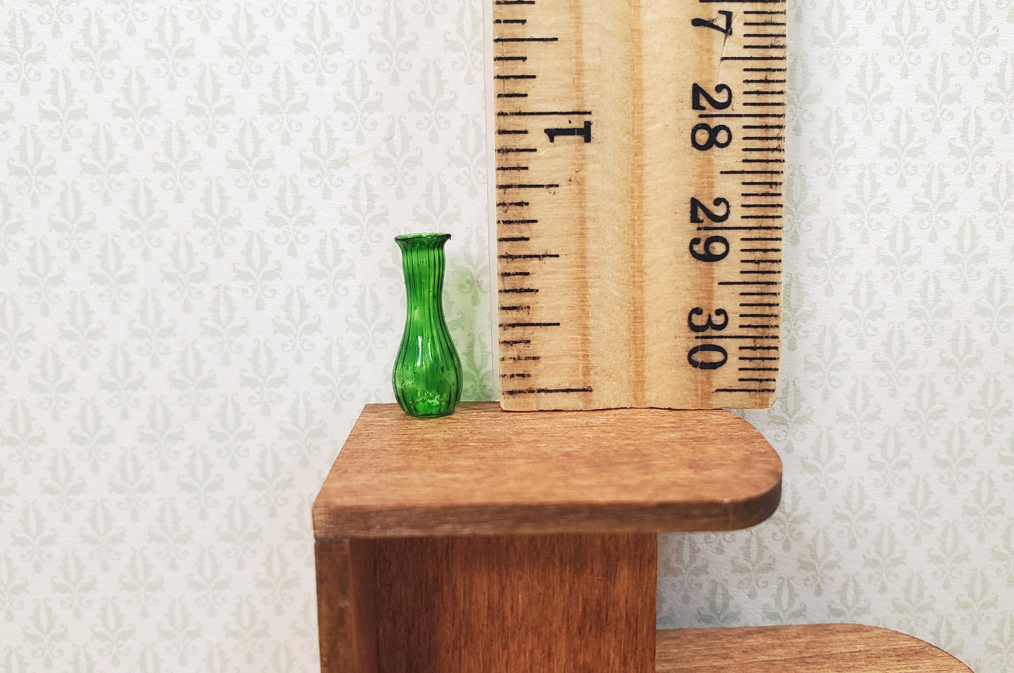 Dollhouse Ridged Green Glass Bud Vase 1:12 Scale Miniature Flowers Decoration