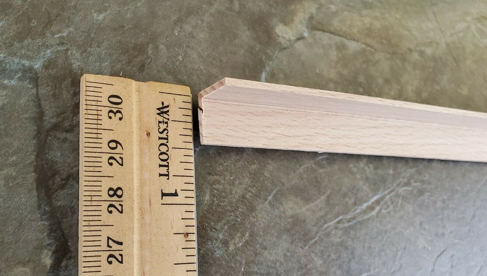 Dollhouse Miniatures Corner Trim Molding 1/2" x 1/2" x 18" long 1:12 Scale 70296