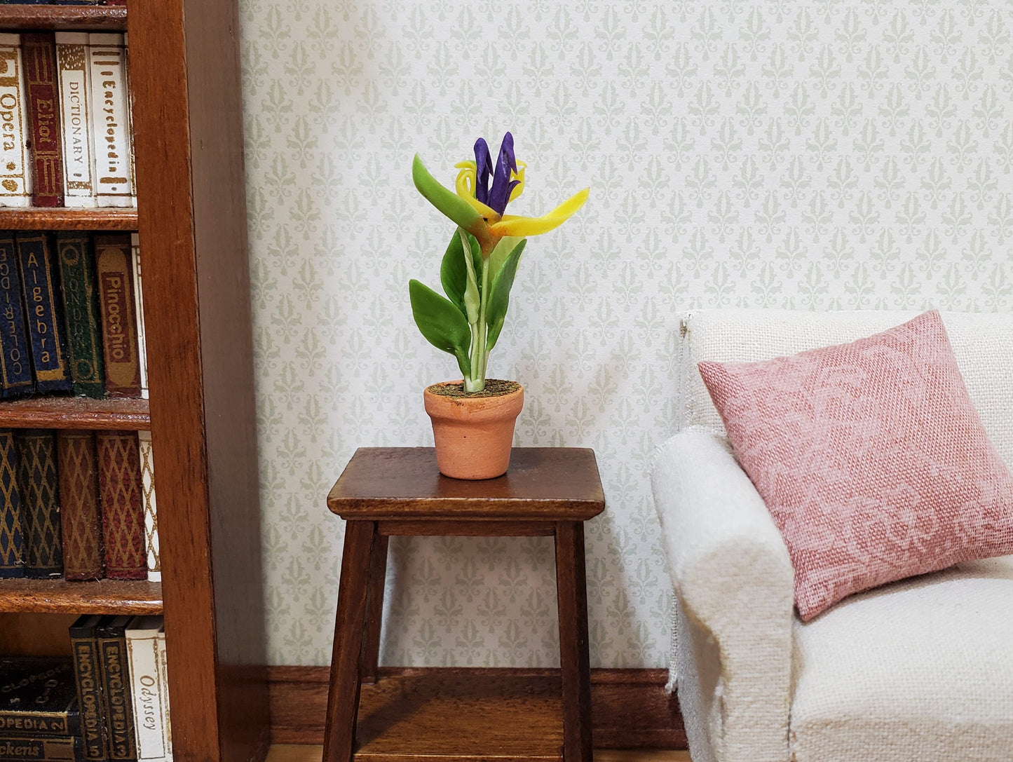 Dollhouse Flowering Tropical Plant in Terra Cotta Pot 1:12 Scale Miniature