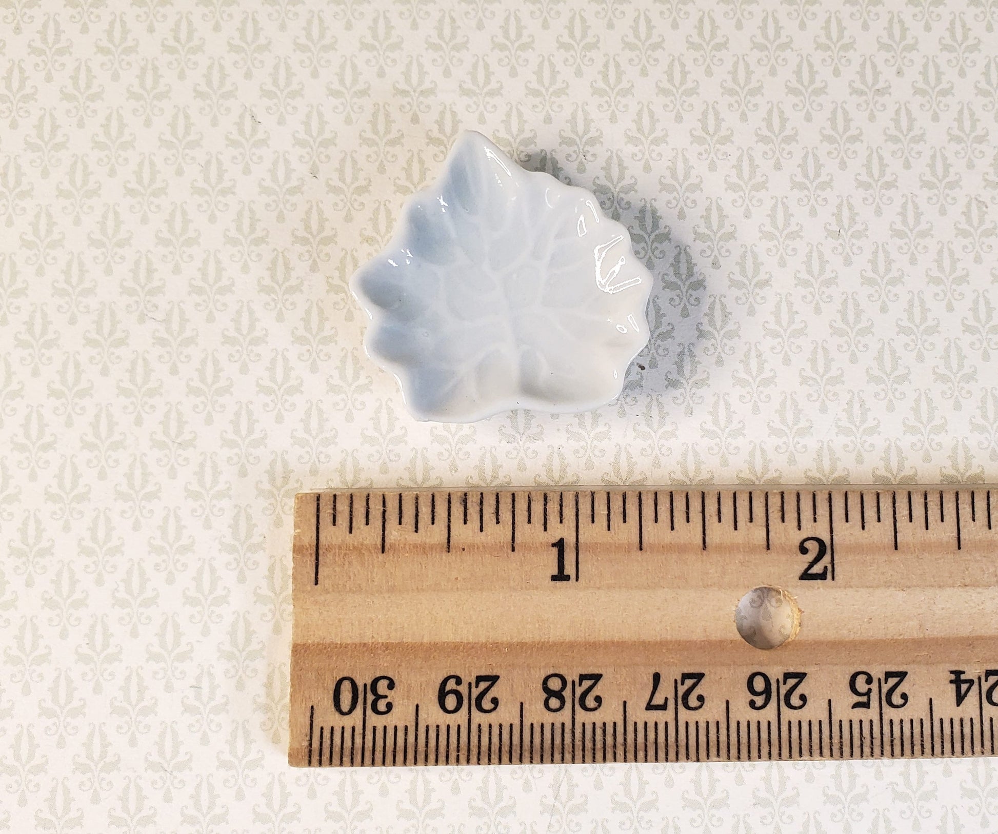 Dollhouse Leaf Shaped Ceramic Serving Platter 1:12 Scale Miniature