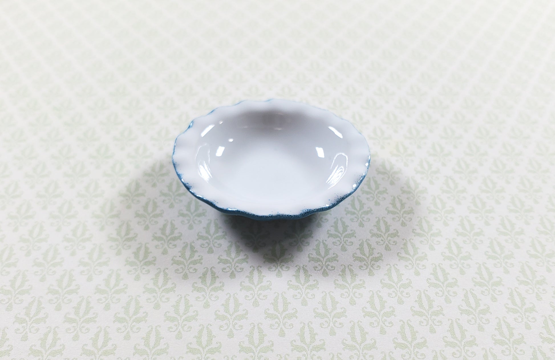 Dollhouse Pie Plate or Bowl Ceramic Blue 1:12 Scale Miniature Kitchen Accessory