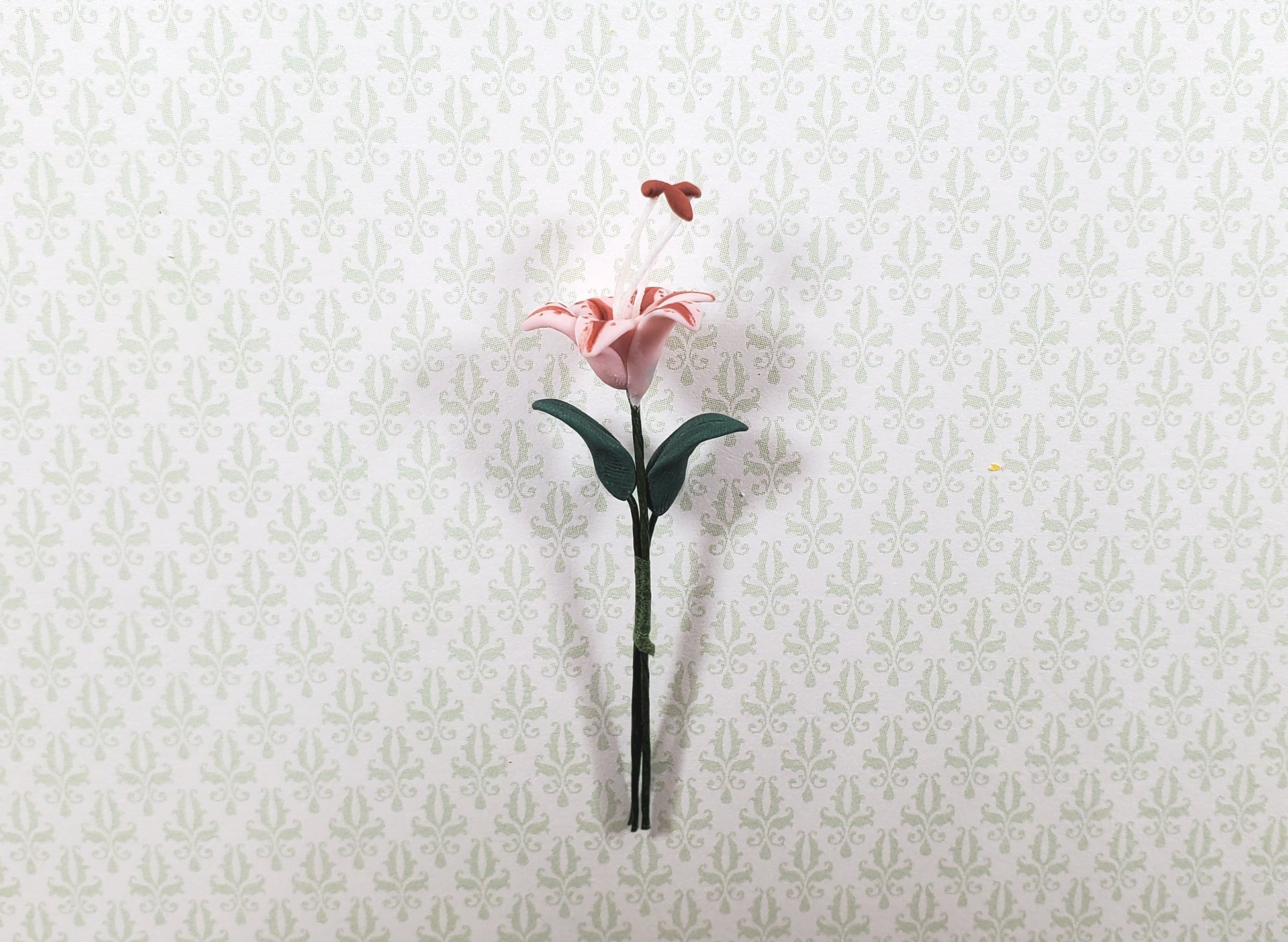Dollhouse Pink & Red Tiger Lily Single Stem with Foliage 1:12 Scale Miniature