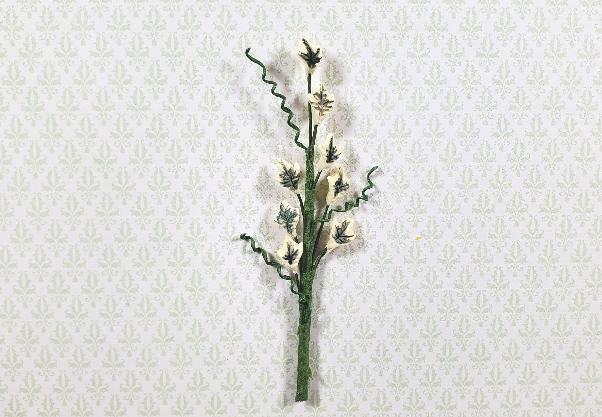 Dollhouse Single English Ivy Small Stem with Foliage 1:12 Scale Miniature