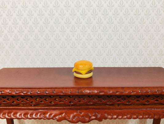 Dollhouse Plain Cheeseburger 1:12 Scale Miniature Food Kitchen