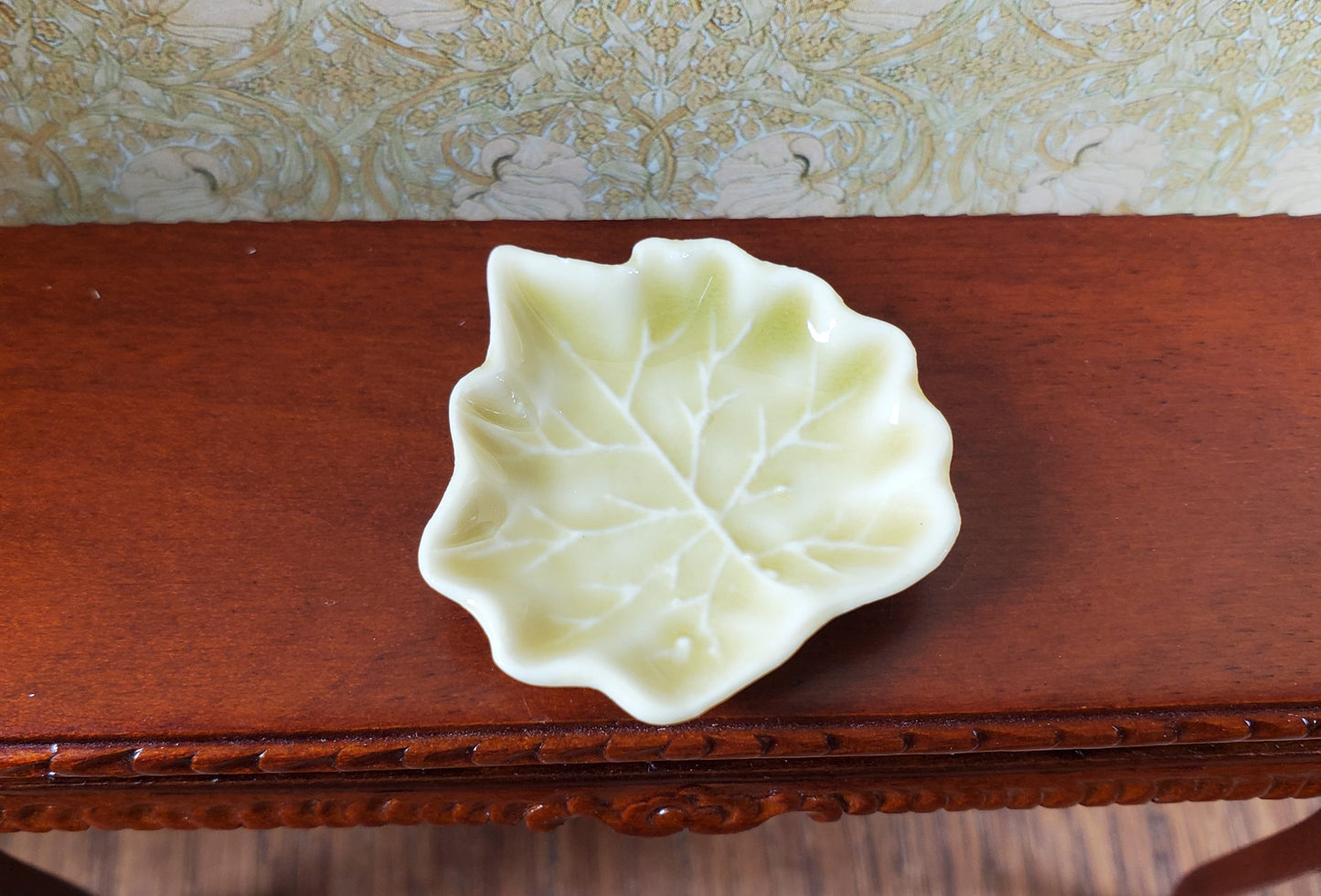 Dollhouse Leaf Shaped Ceramic Serving Platter 1:12 Scale Miniature