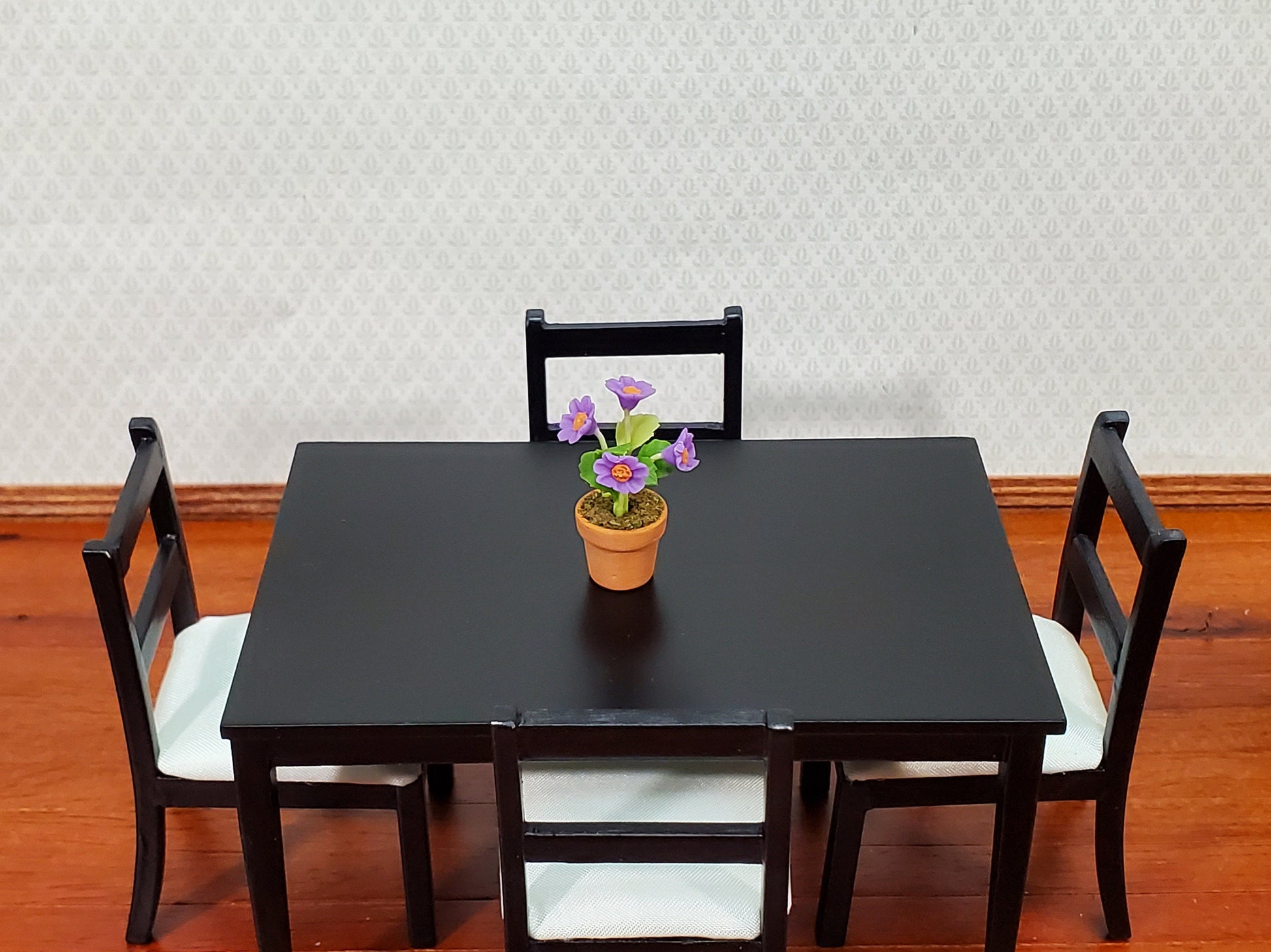 Dollhouse Potted Flowers Purple Daisy Plant 1:12 Scale Houseplant Garden in Terra Cotta Pot