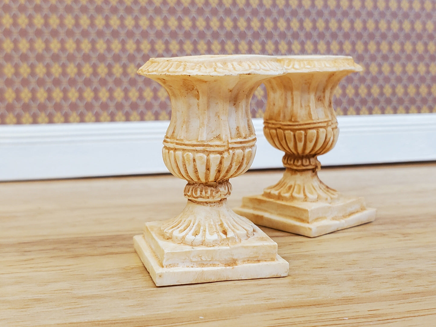 Dollhouse Urn Planter Set of 2 Cast Resin 1:12 Scale Tan A1441TN by Falcon