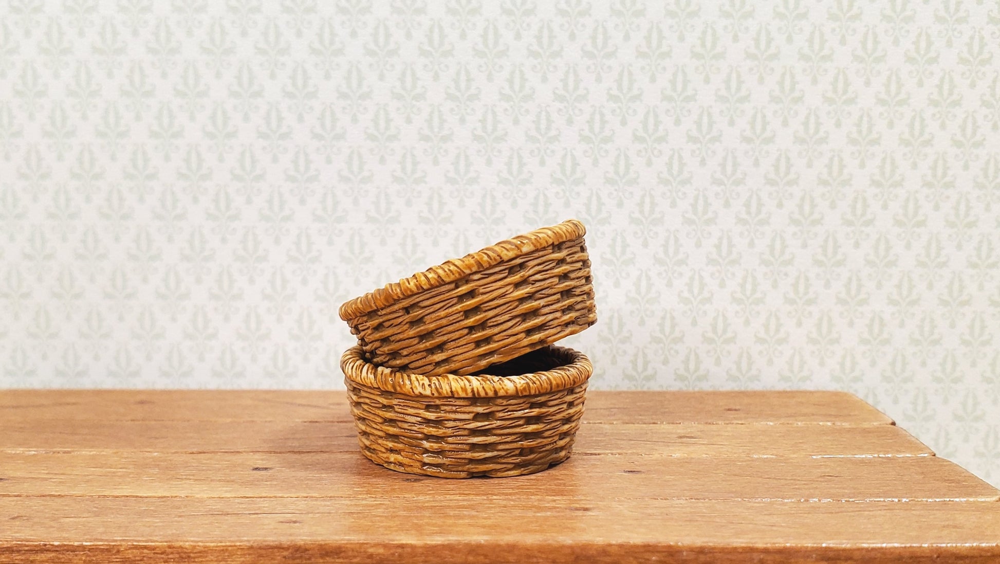 Dollhouse Miniature Basket Wicker Style Round 2 pieces 1:12 Scale Miniature