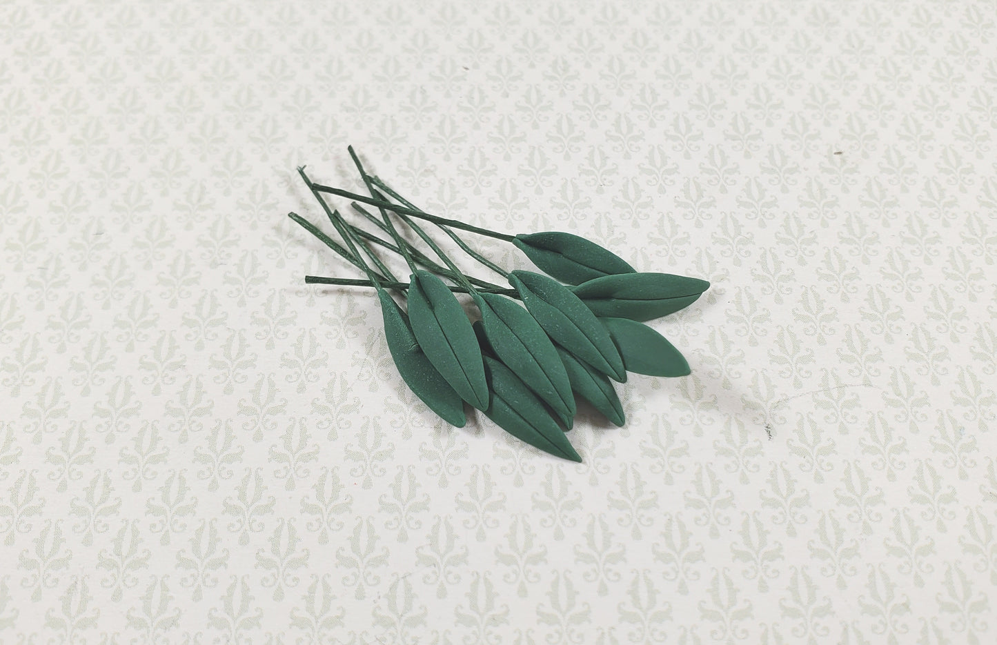 Dollhouse Dark Green Narrow Leaves on Stem Set of 10 1:12 Scale Miniature