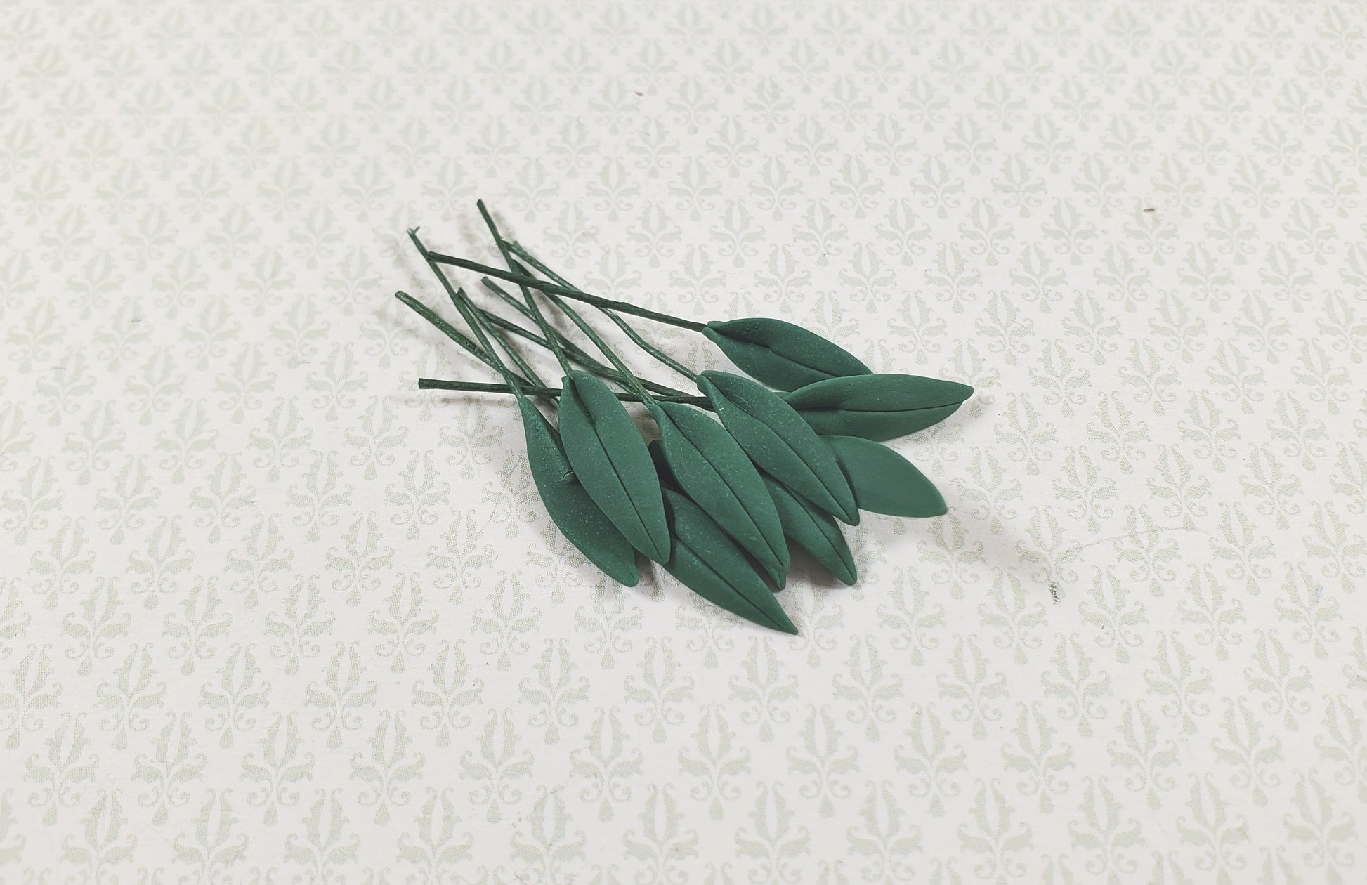 Dollhouse Dark Green Narrow Leaves on Stem Set of 10 1:12 Scale Miniature