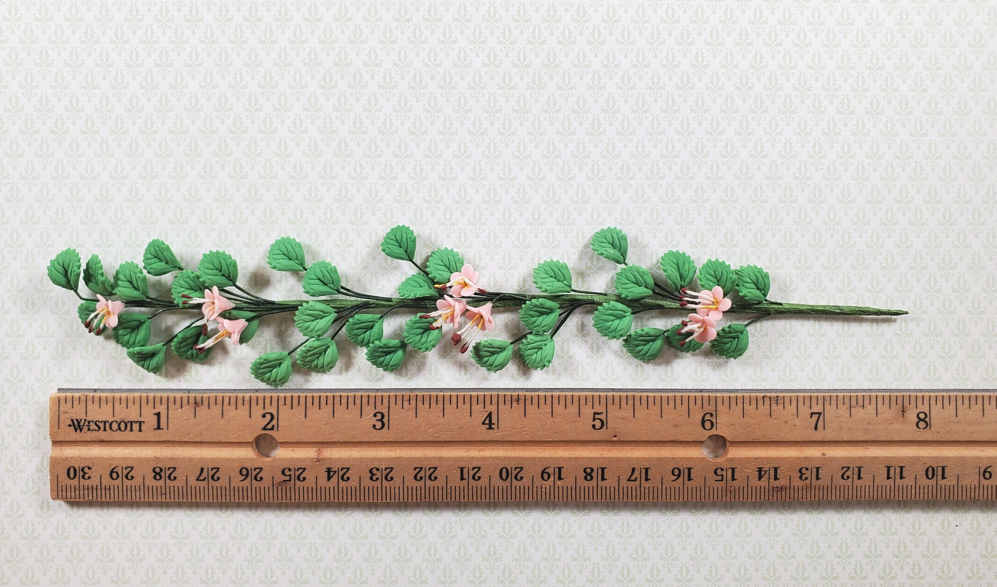Dollhouse Pale Cranberry Flowering Vine 1:12 Scale Miniature Garden Plants