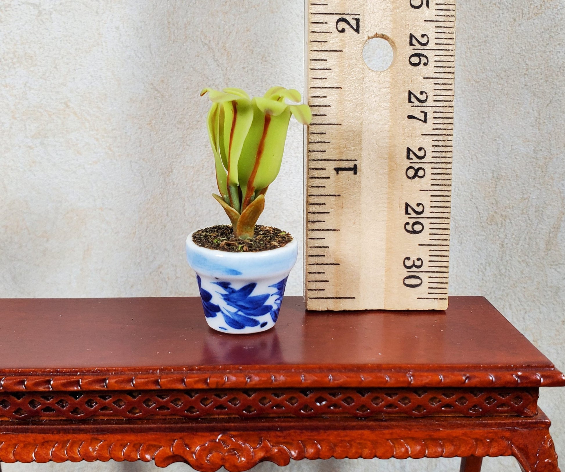 Dollhouse Broadleaf Fern in Blue & White Ceramic Pot 1:12 Scale