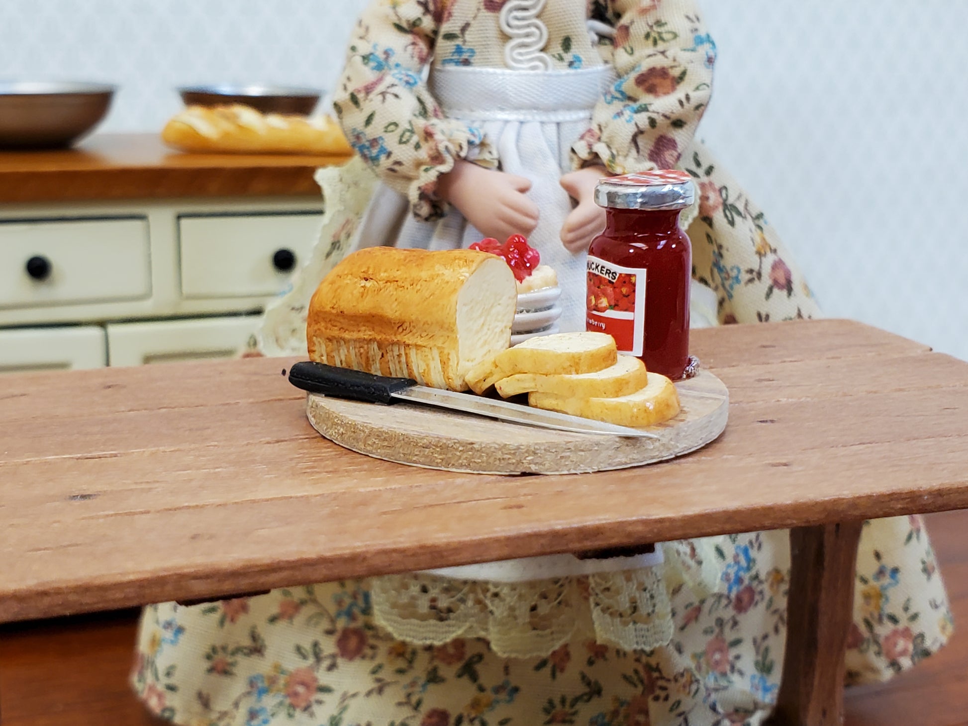 Dollhouse Sliced Bread Set with Jelly Plates on Board 1:12 Scale Miniature Food Kitchen