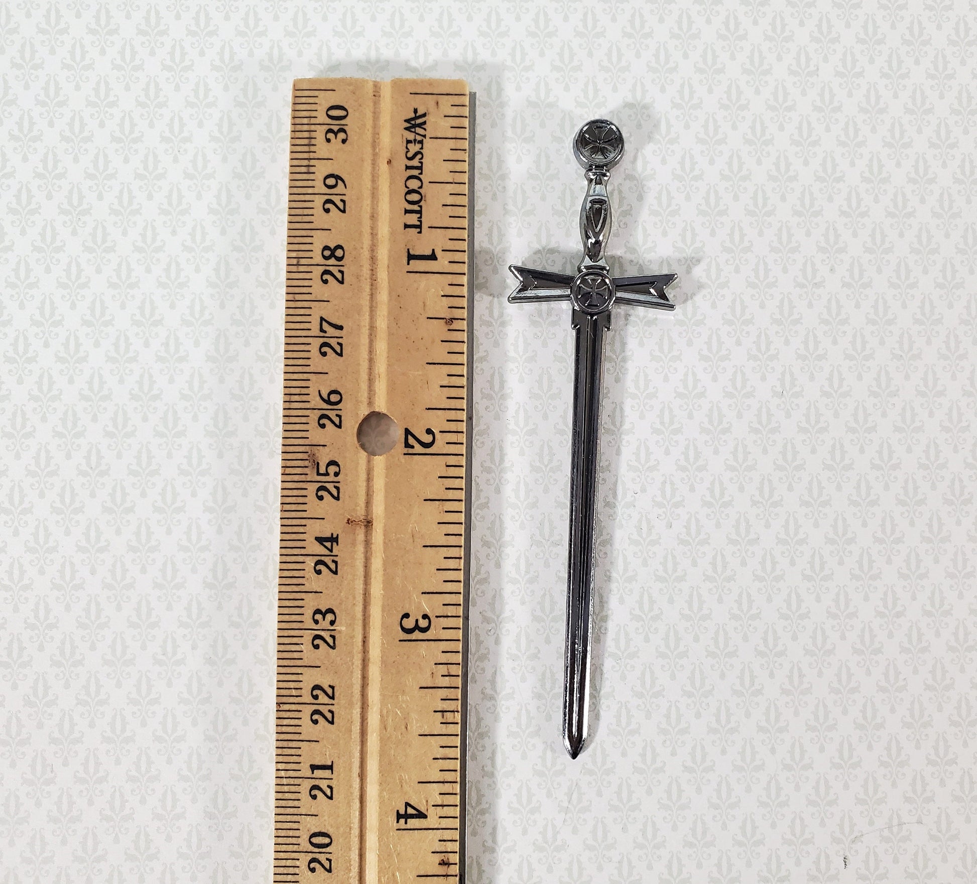 Miniature 2 Handed Sword Metal with Pewter Finish Crusader Style 1:12 Scale Weapon 9 cm