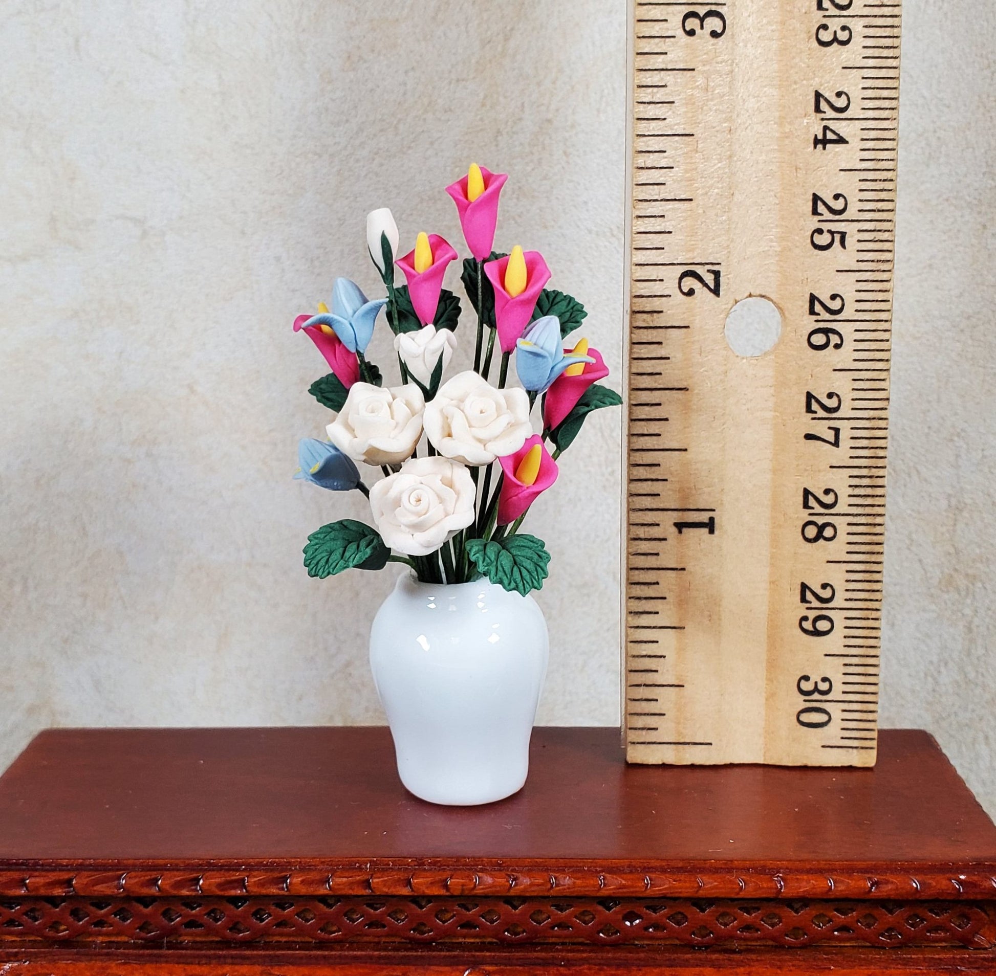 Dollhouse Large Vase of Flowers White Roses Calla Lilies 1:12 Scale Miniature