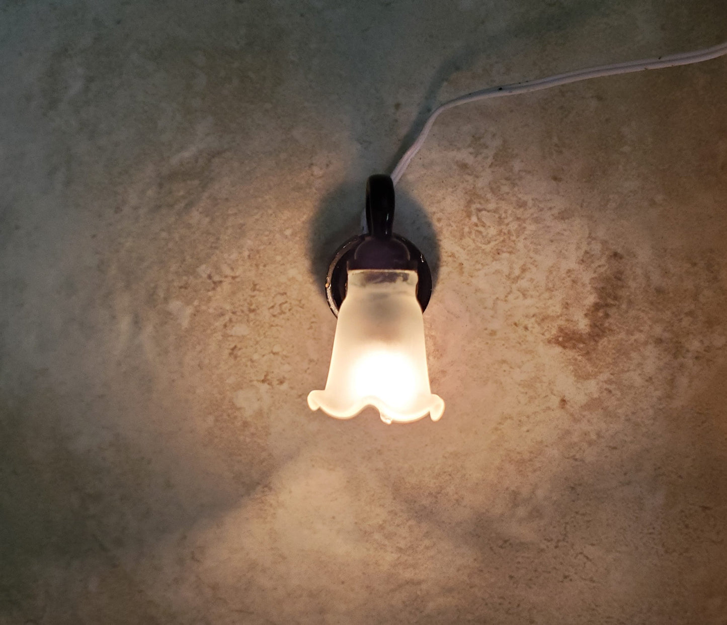 Dollhouse Tulip Wall Sconce Black 12 Volt 1:12 Scale Miniature Cir-Kit